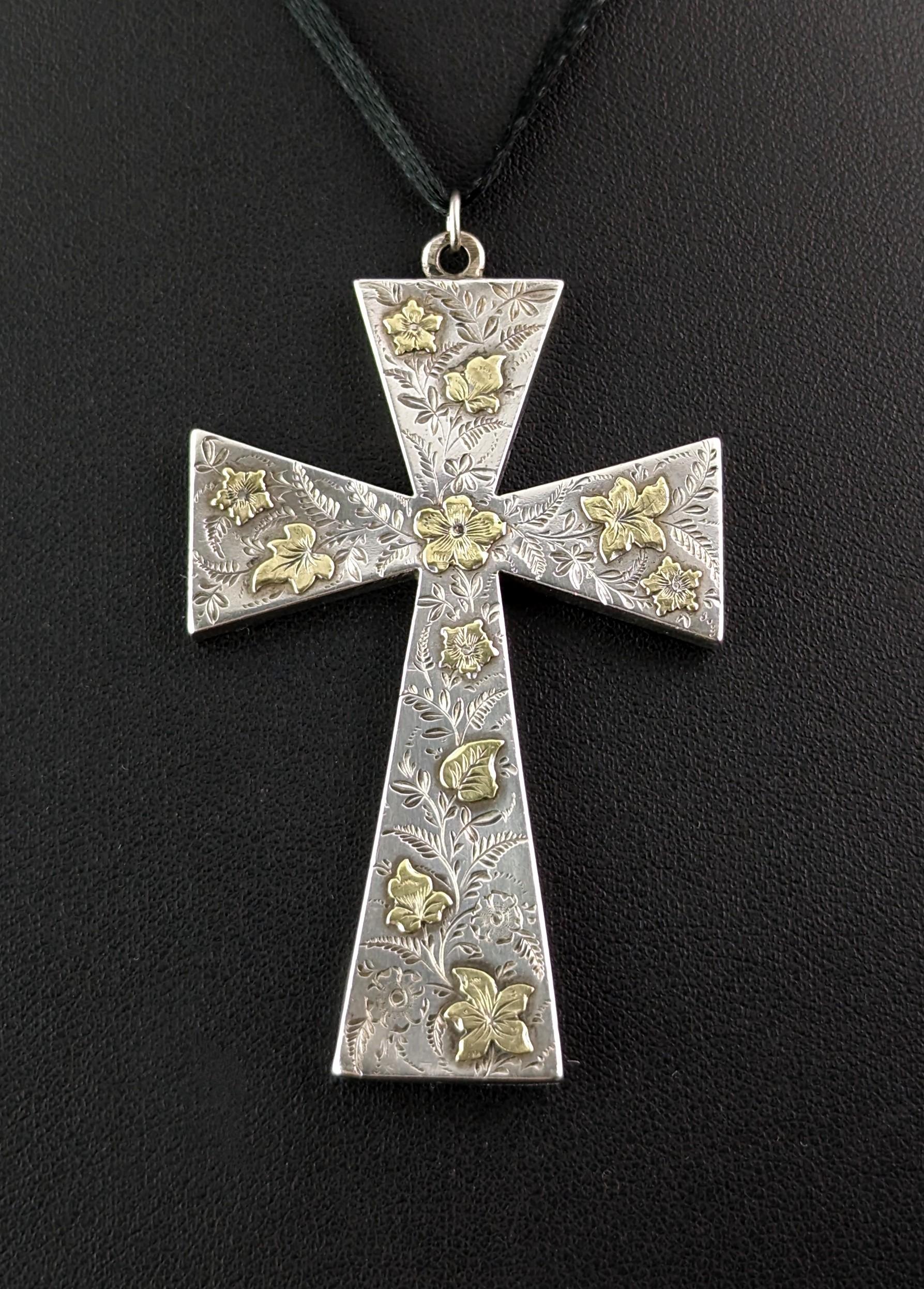 Antique Victorian Aesthetic cross pendant, sterling silver and 9k gold  For Sale 7