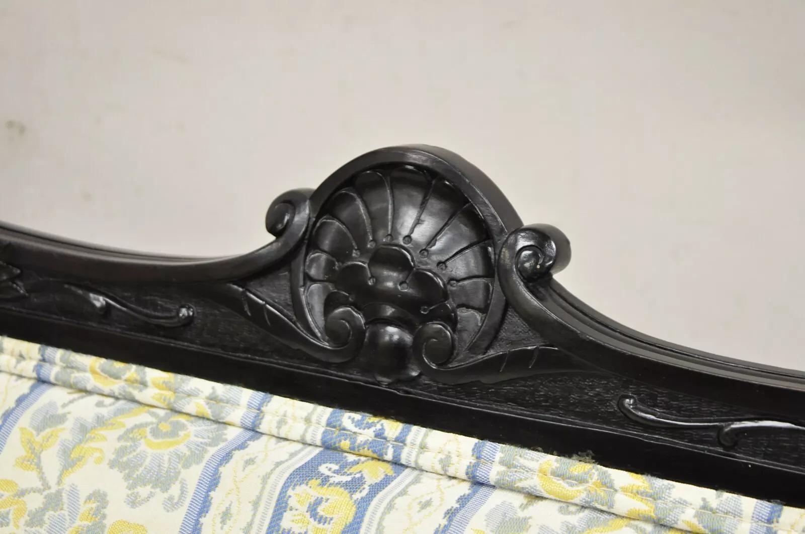 XIXe siècle Canapé ancien Victorien Aesthetic Movement noir ébonisé Figural sculpté Loveseat en vente