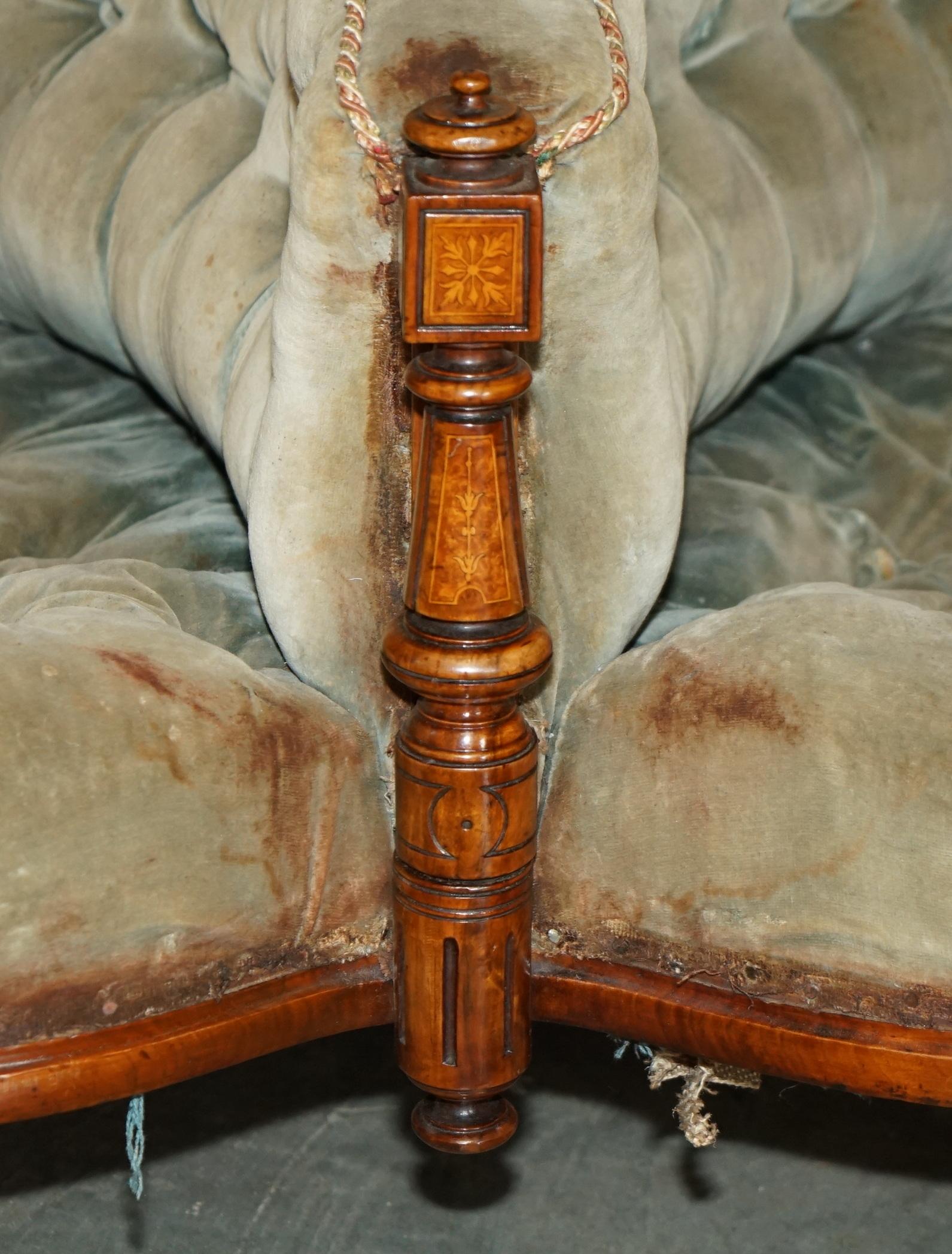 ANTIQUE ViCTORIAN AESTHETIC MOVEMENT BURR WALNUT TETE A TETE CONVERSATION SOFA (Ästhetizismus) im Angebot