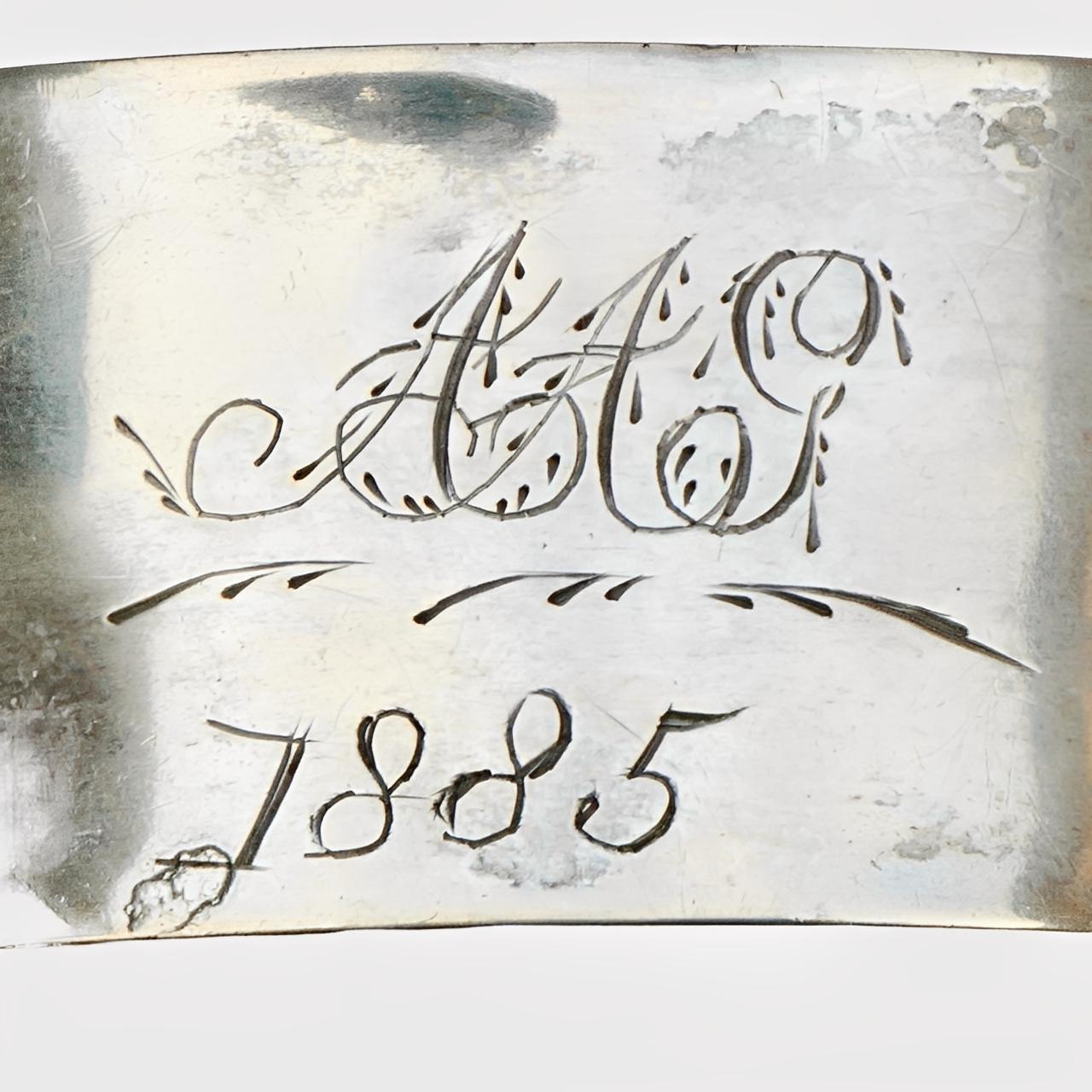 da uomo o donna Antico bracciale Aesthetic Movement vittoriano in argento con incisione del 1885 in vendita