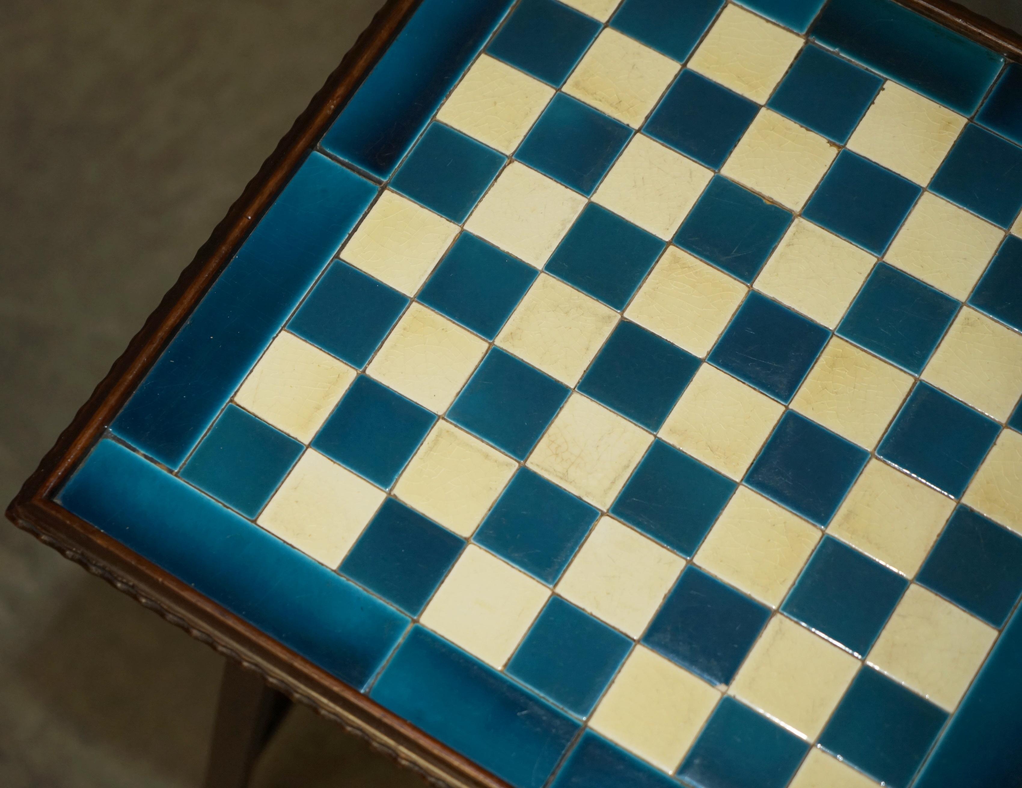 Hand-Crafted ANTIQUE VICTORIAN AESTHETIC MOVEMENT STYLE TiLED TOP CHESSBOARD CHESS TABLE For Sale