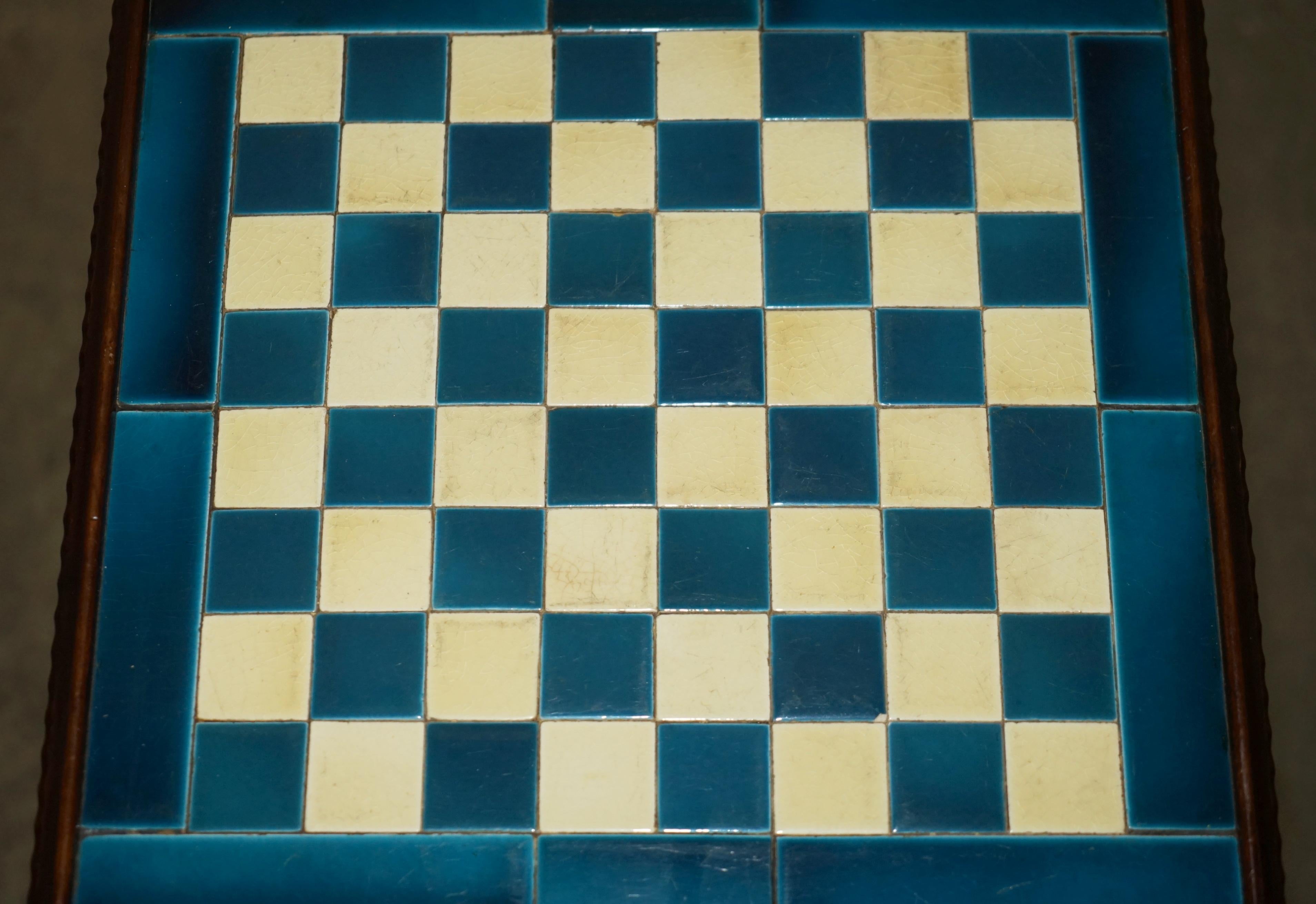Hardwood ANTIQUE VICTORIAN AESTHETIC MOVEMENT STYLE TiLED TOP CHESSBOARD CHESS TABLE For Sale