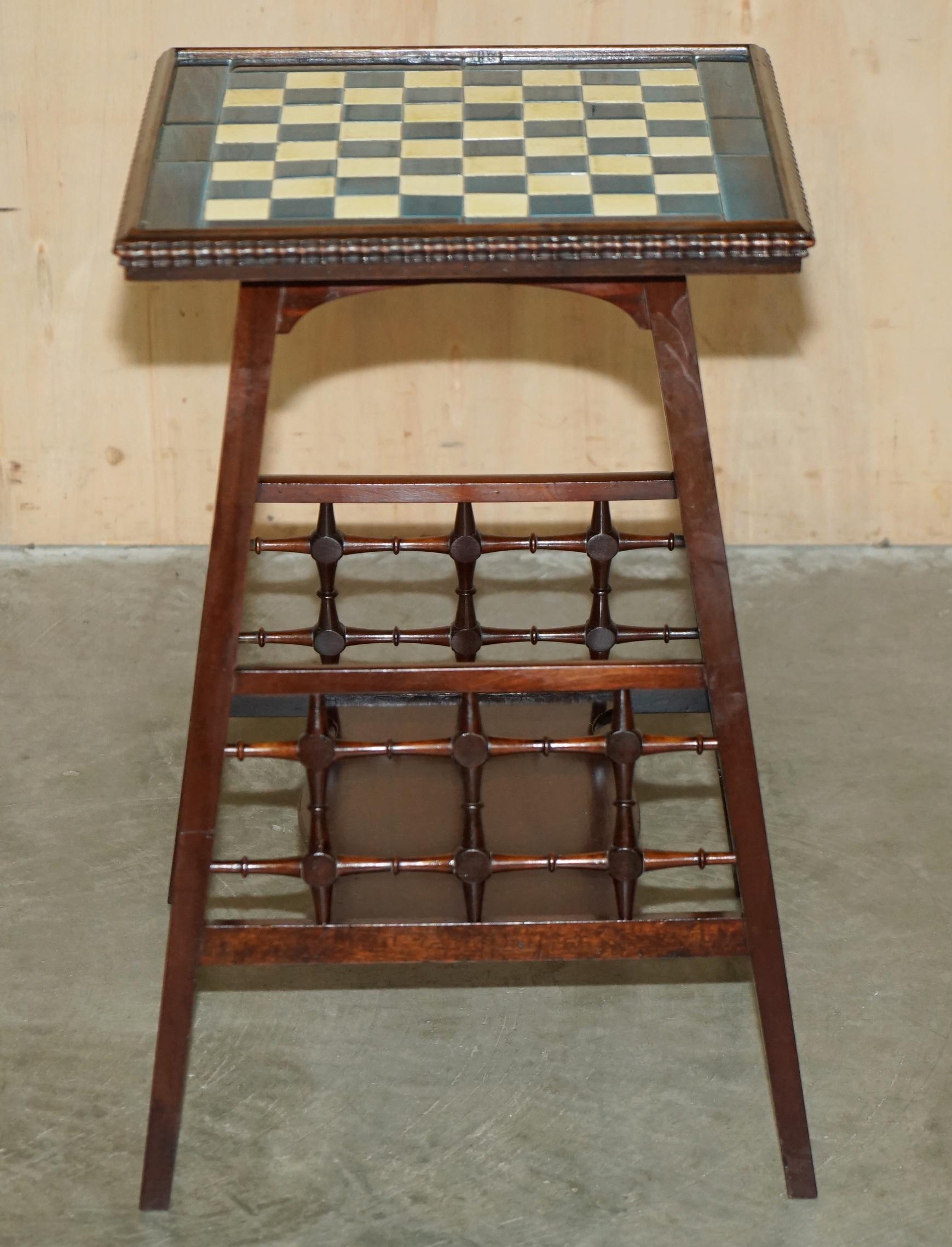 ANTIQUE VICTORIAN AESTHETIC MOVEMENT STYLE TiLED TOP CHESSBOARD CHESS TABLE For Sale 2
