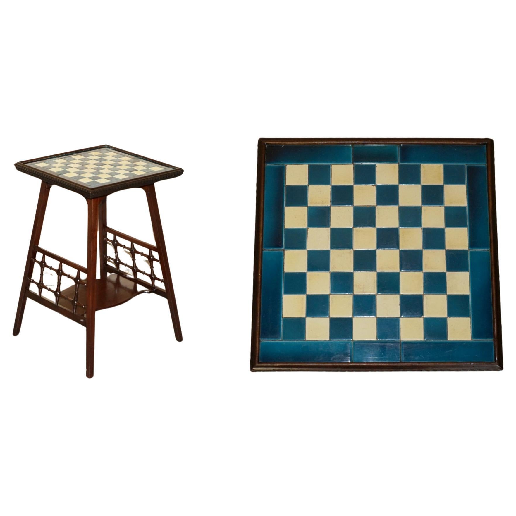 ANTIQUE VICTORIAN AESTHETIC MOVEMENT STYLE TiLED TOP CHESSBOARD CHESS TABLE For Sale