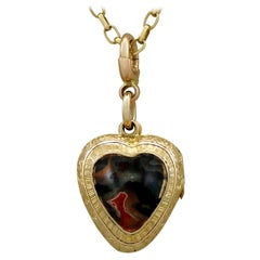 Antique Victorian Agate and Yellow Gold Heart Locket
