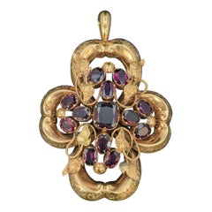 Antique Victorian Almandine Garnet Ivy Pendant 18 Carat Gold, circa 1880