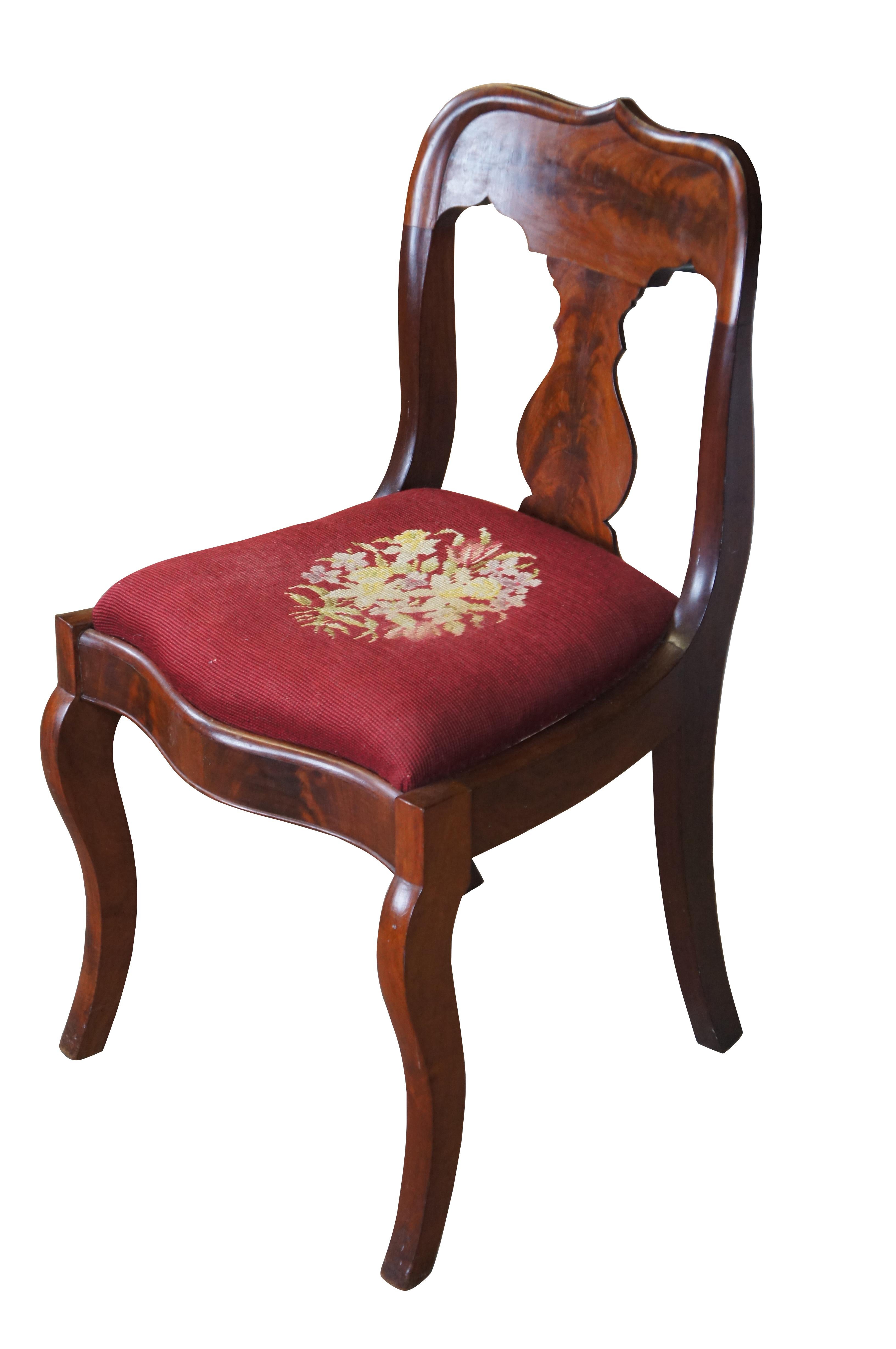 Antique Victorian American Empire Flame Mahogany Side Chair Embroidered Seat In Good Condition For Sale In Dayton, OH