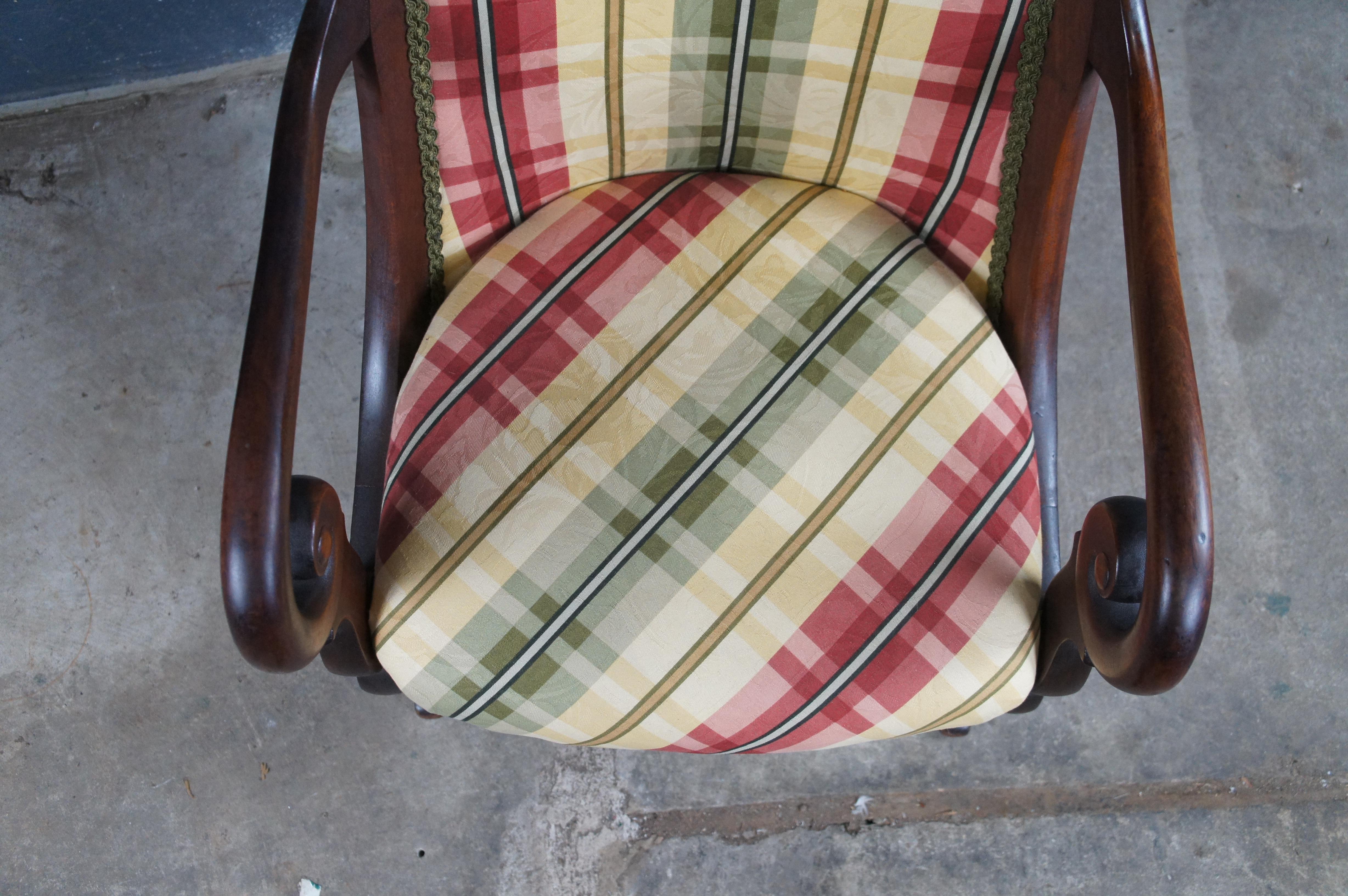 Fauteuils de salon Empire américains anciens en acajou à carreaux et à volutes en vente 4