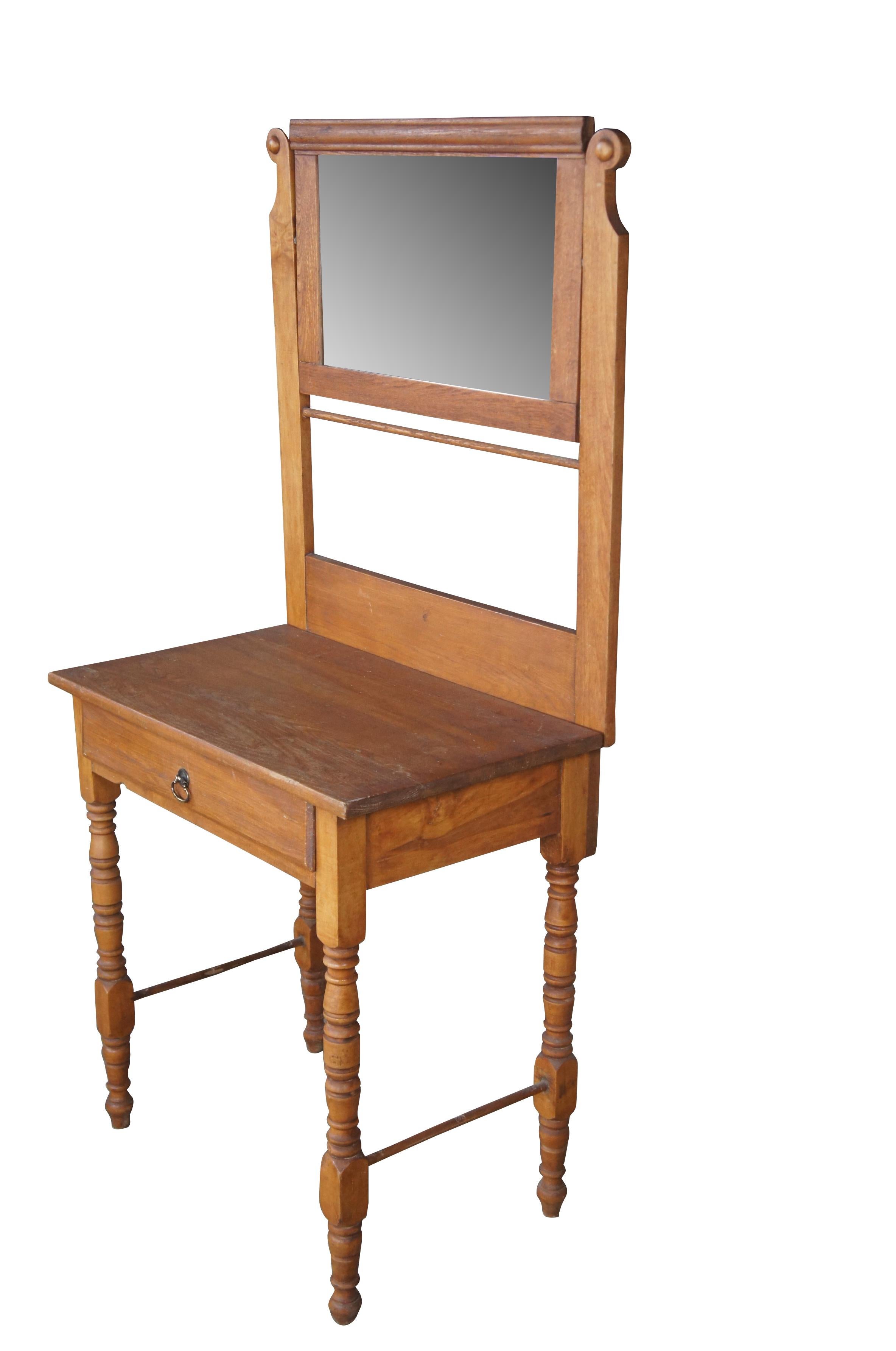 Victorien tardif Antique Victorian American Oak Washstand W/ Mirror Dressing Table Shaving Stand en vente