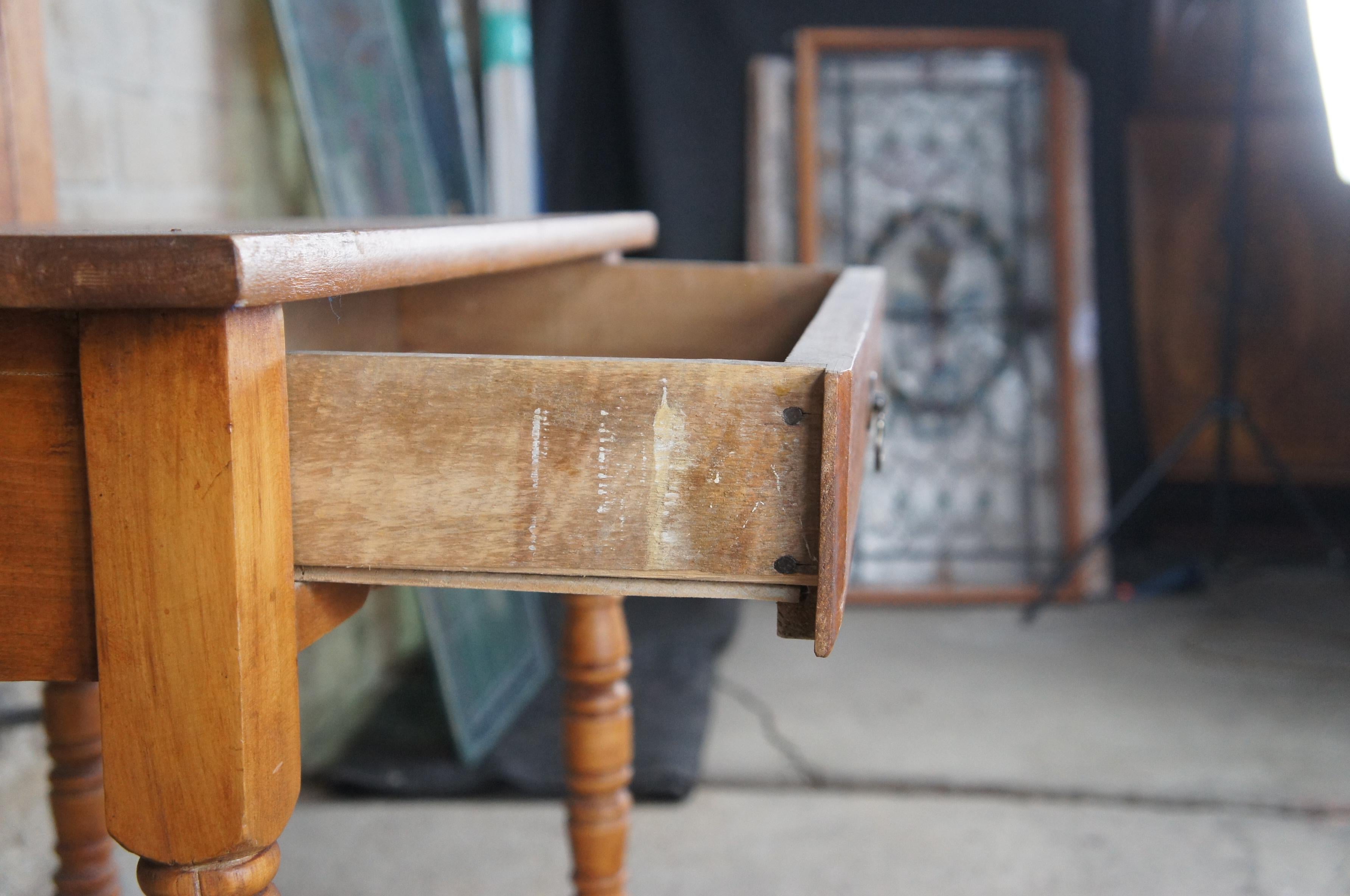 Early 20th Century Antique Victorian American Oak Washstand W/ Mirror Dressing Table Shaving Stand For Sale