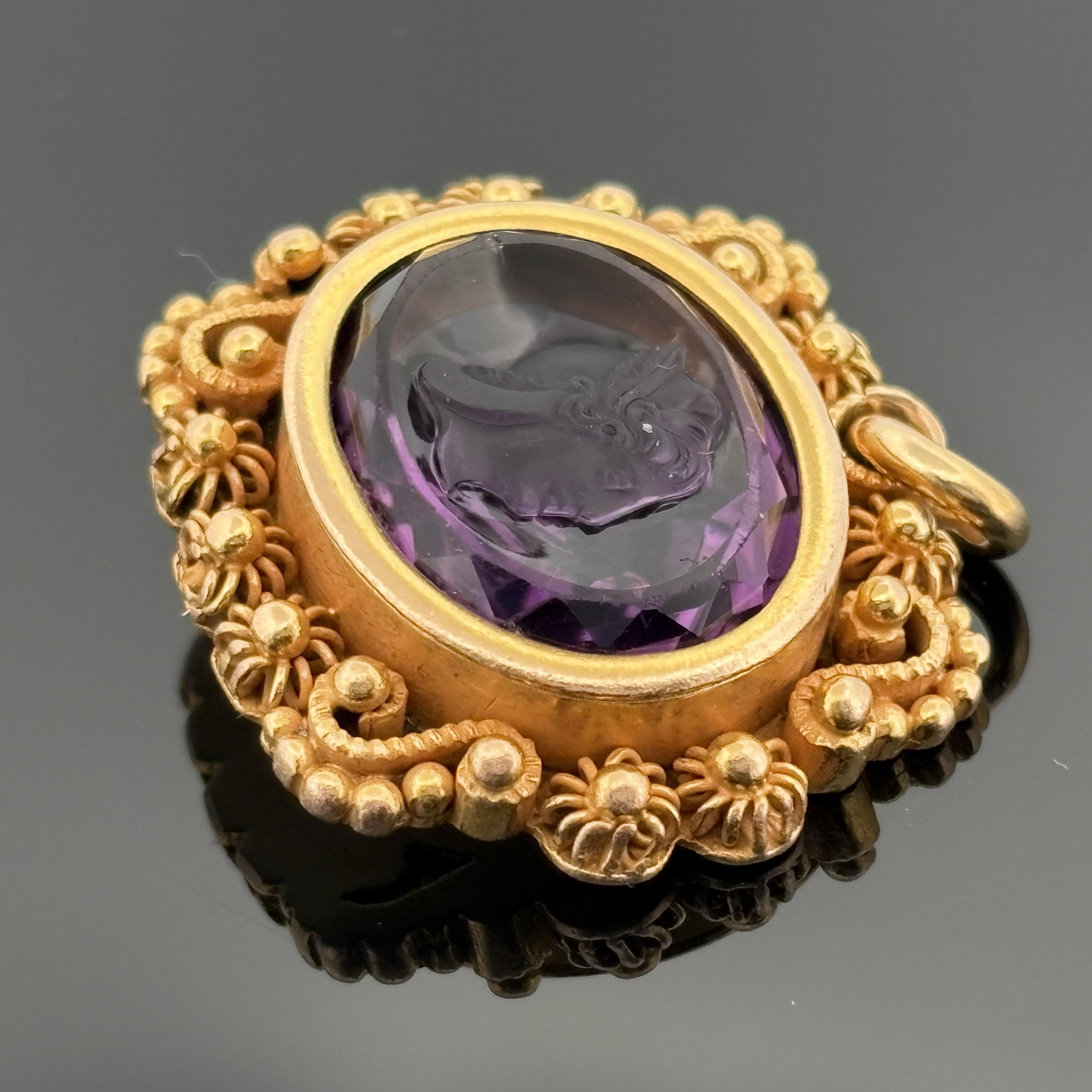 Taille ovale Pendentif Victorien Antique Améthyste Mercure Camée Or Jaune 14k en vente