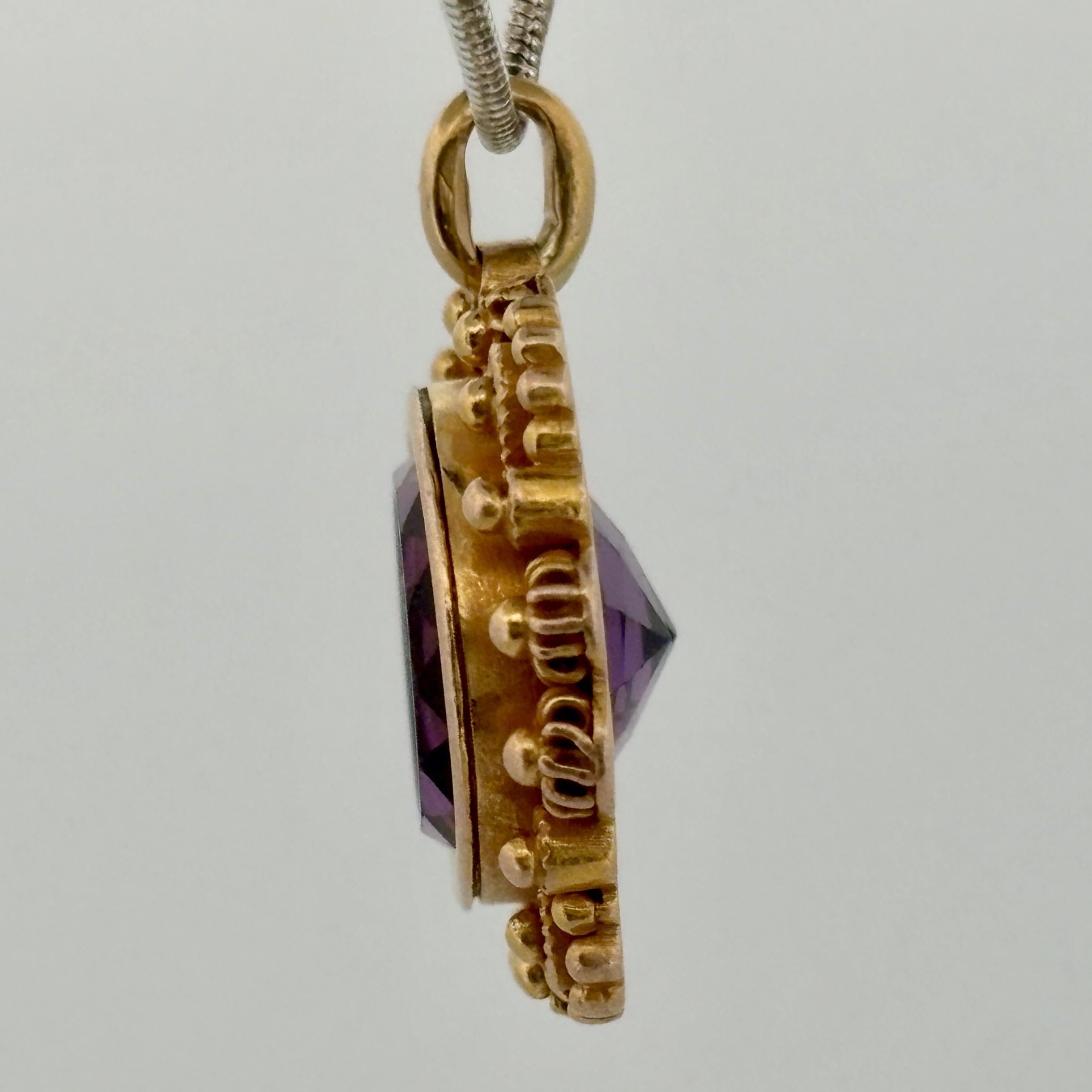 Pendentif Victorien Antique Améthyste Mercure Camée Or Jaune 14k en vente 3