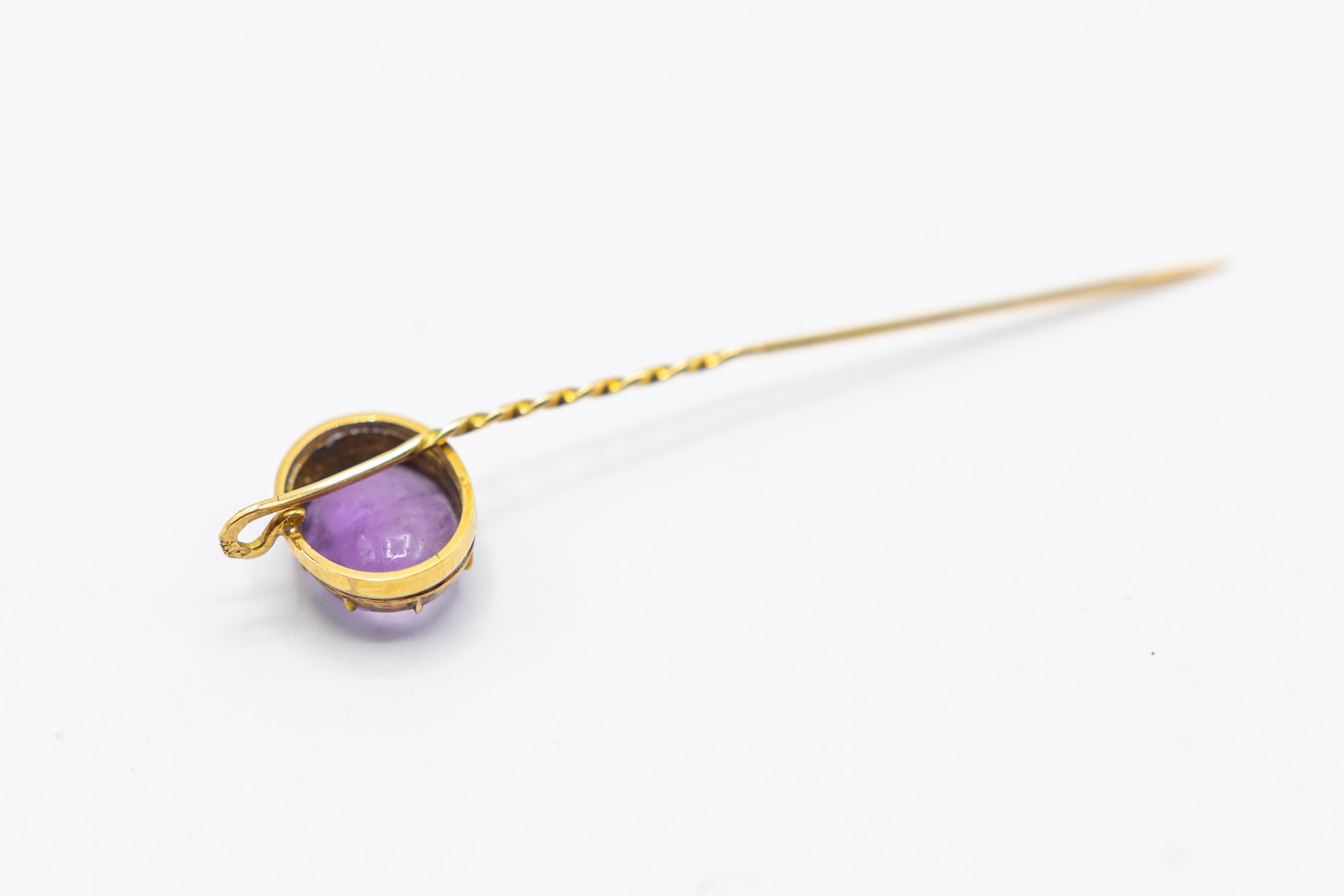 Antique Victorian Amethysts Lapel Stick Pin in 18 Karat Gold For Sale 1