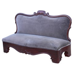 Antiker viktorianischer armloser Loveseat