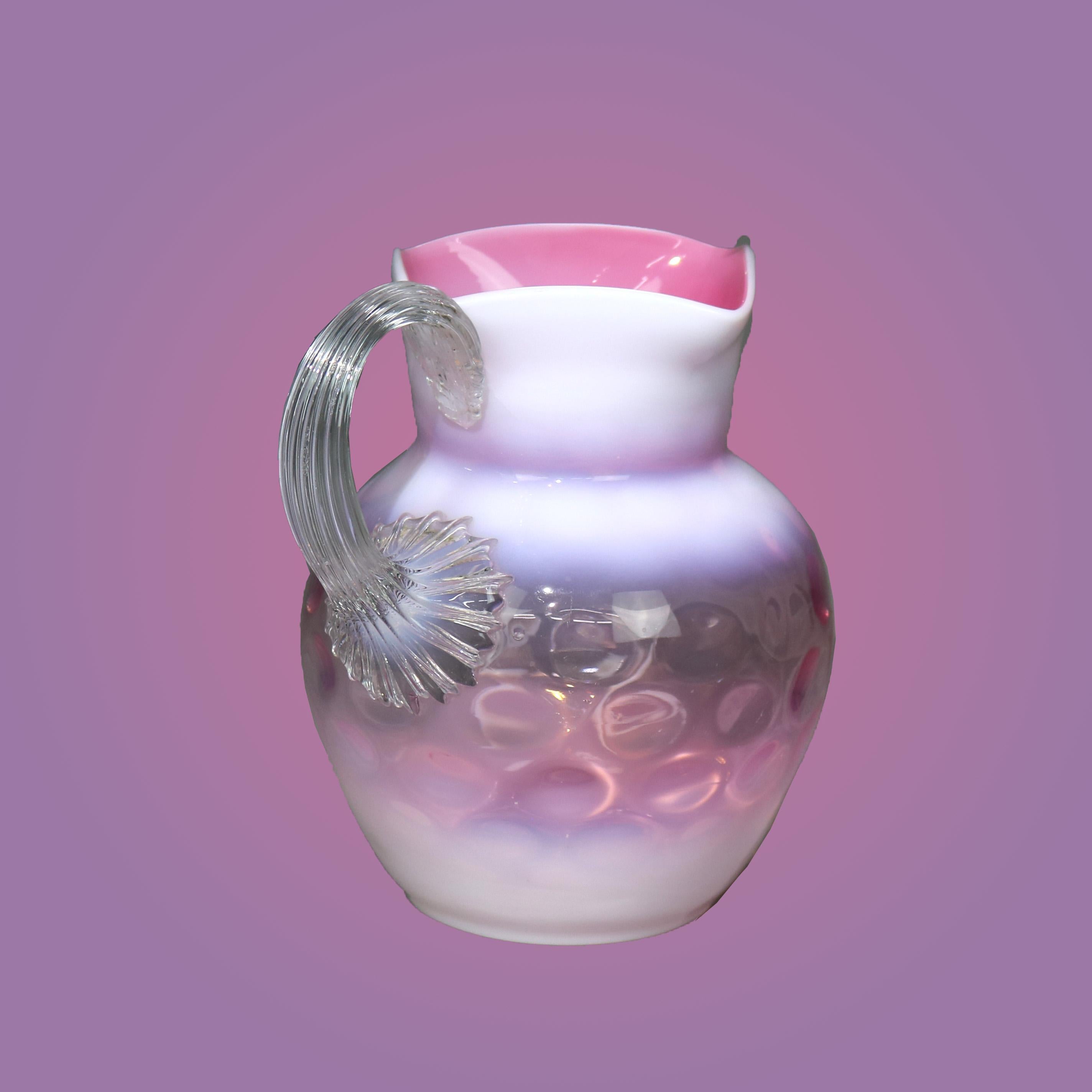 20ième siècle Pichet à eau canneberge en verre d'art victorien antique opalescent en vente