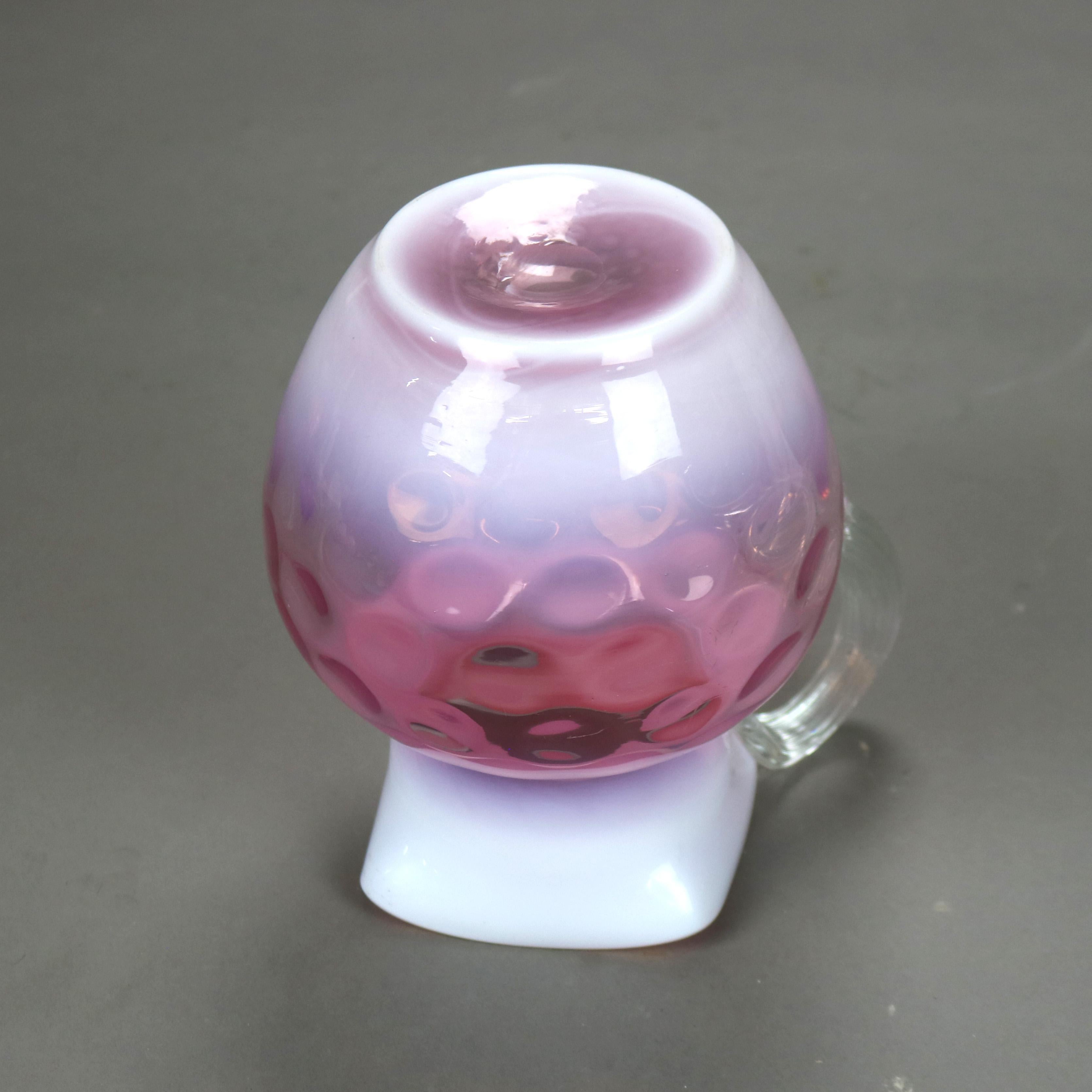 Pichet à eau canneberge en verre d'art victorien antique opalescent en vente 1