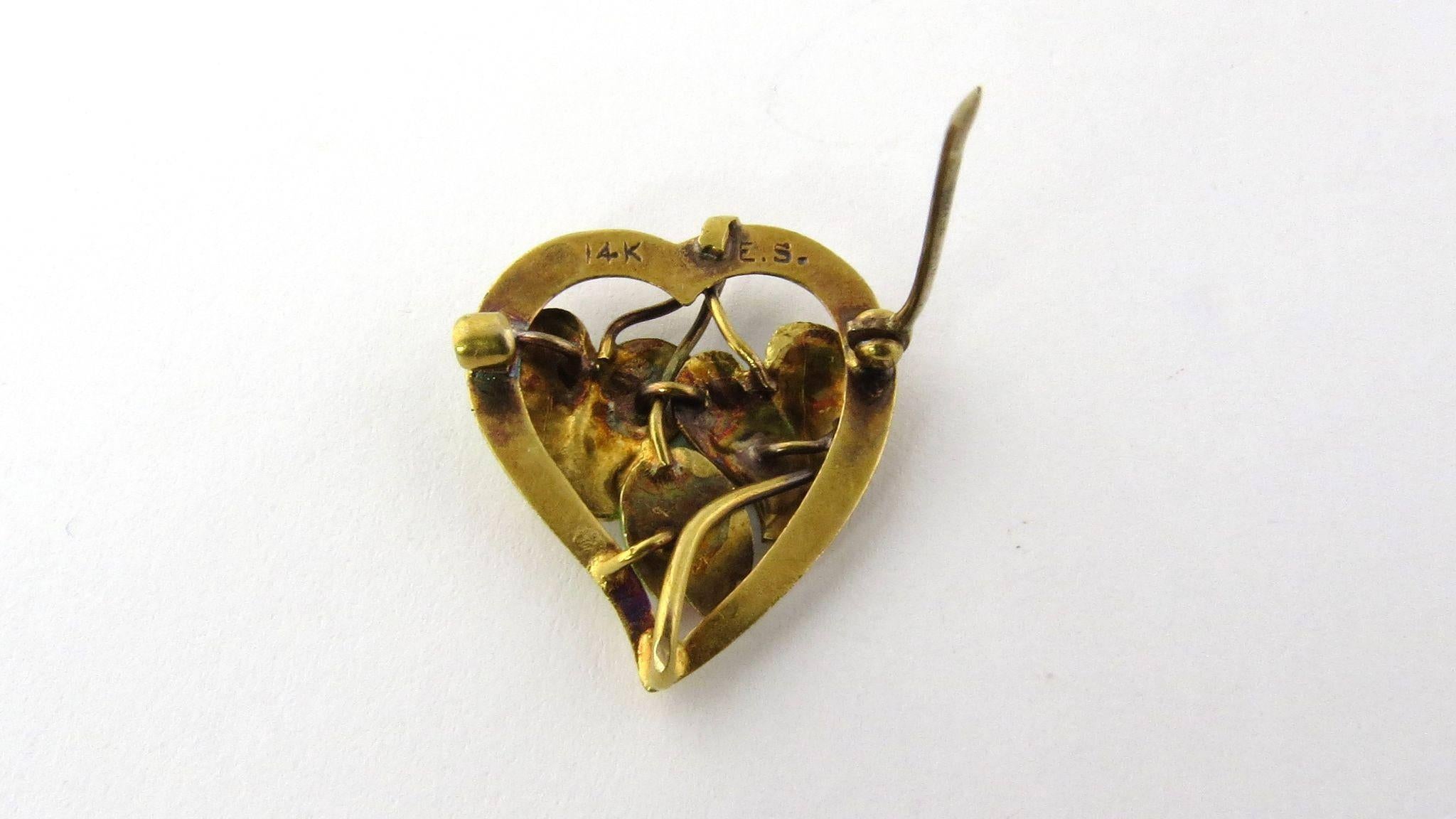 Antique Victorian Art Nouveau 14 Karat Yellow Gold Heart Shaped Pin/Brooch In Excellent Condition In Washington Depot, CT