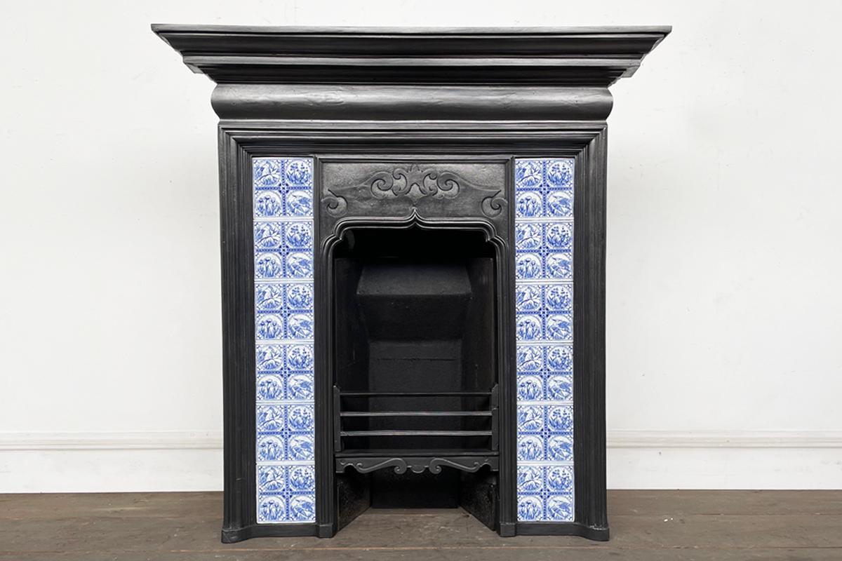 Antique Victorian Arts and Crafts cast iron and tiled combination fireplace In Good Condition In Manchester, GB
