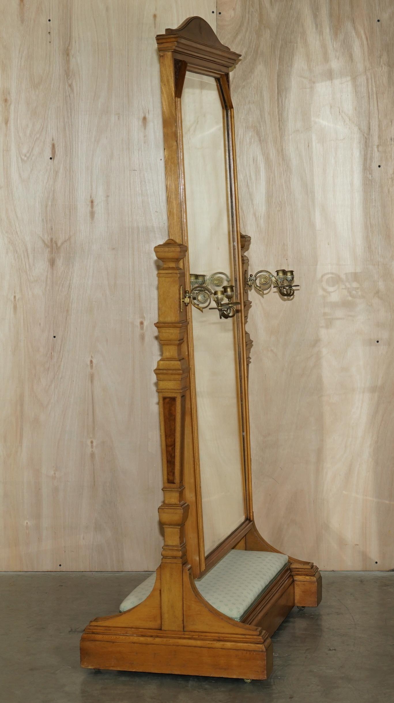 Anciennes appliques victoriennes à miroir oval en frêne et ronce de noyer Gillows of Lancaster en vente 8