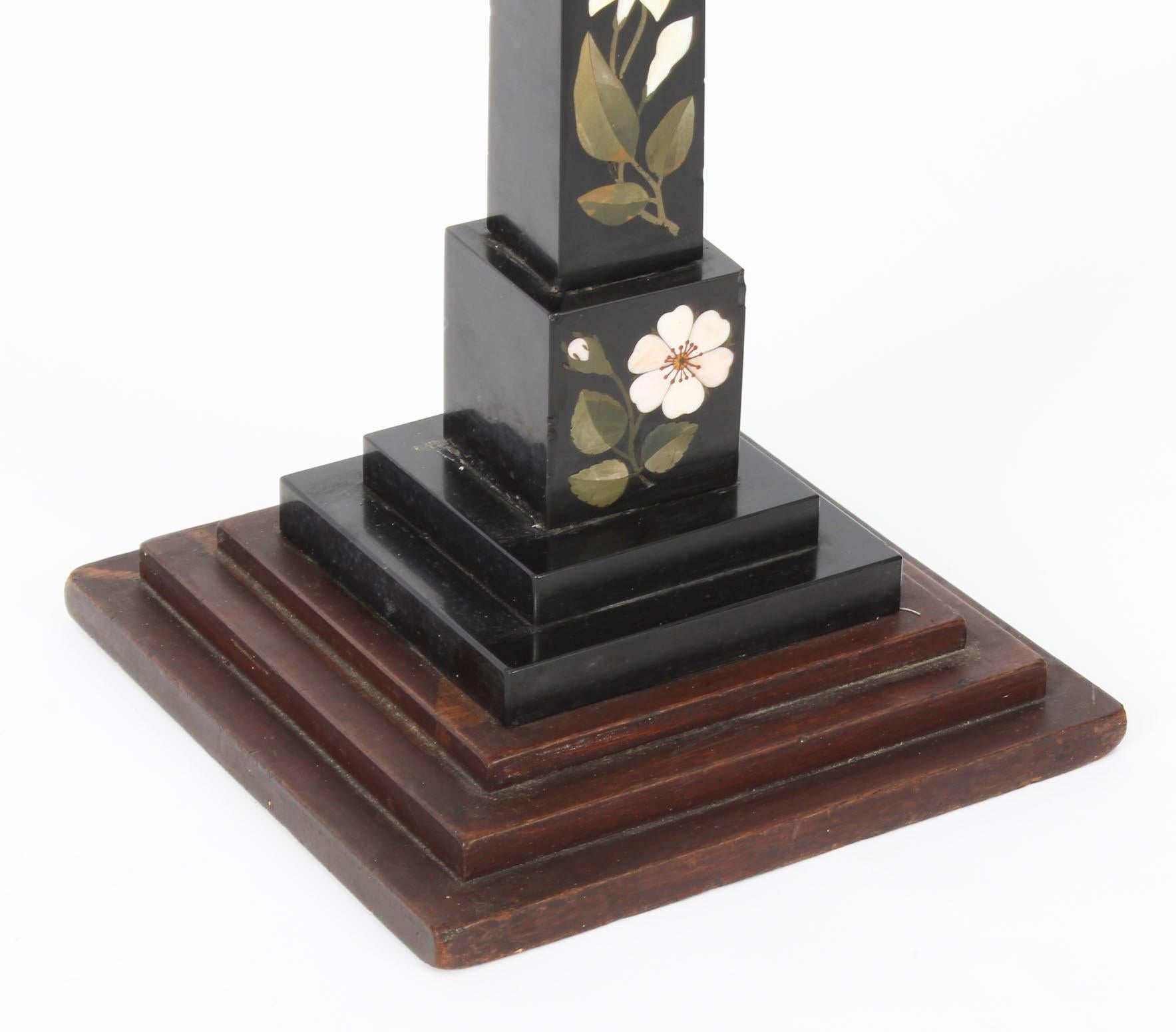 Malachite Obelisco in marmo di Ashford in pietra dura del XIX secolo in vendita