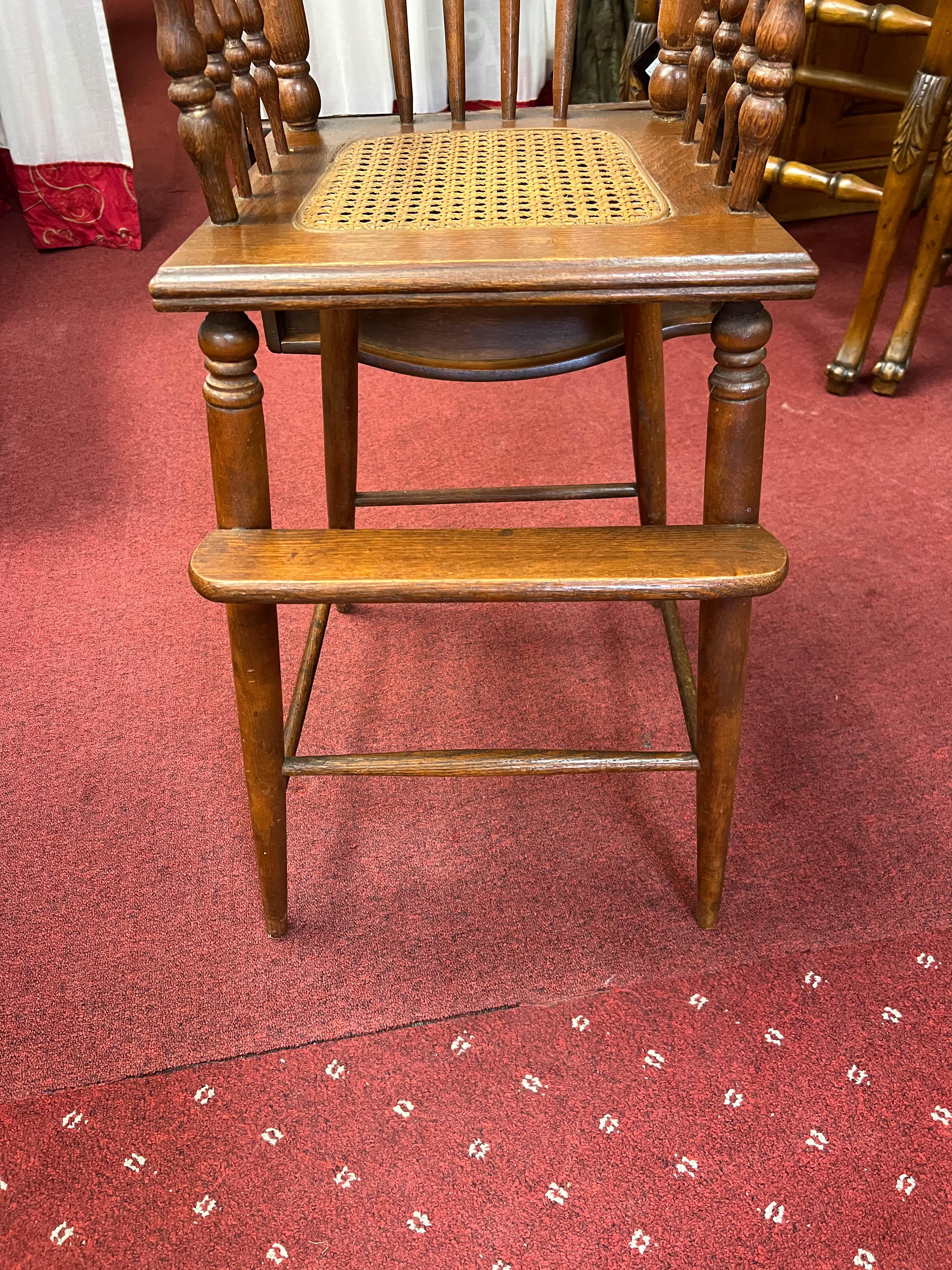 Antiker viktorianischer Baby-Hoher Stuhl im Angebot 8
