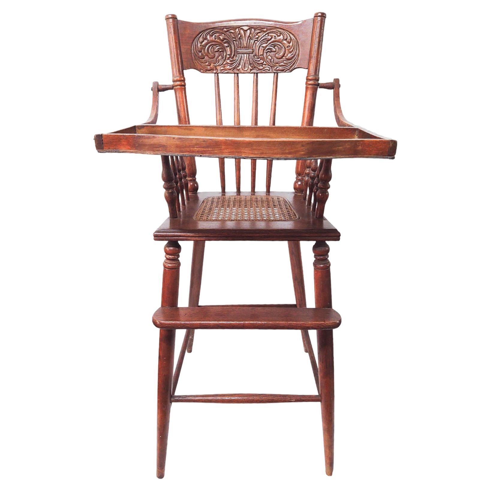 Chaise haute pour bébé victorienne ancienne en vente