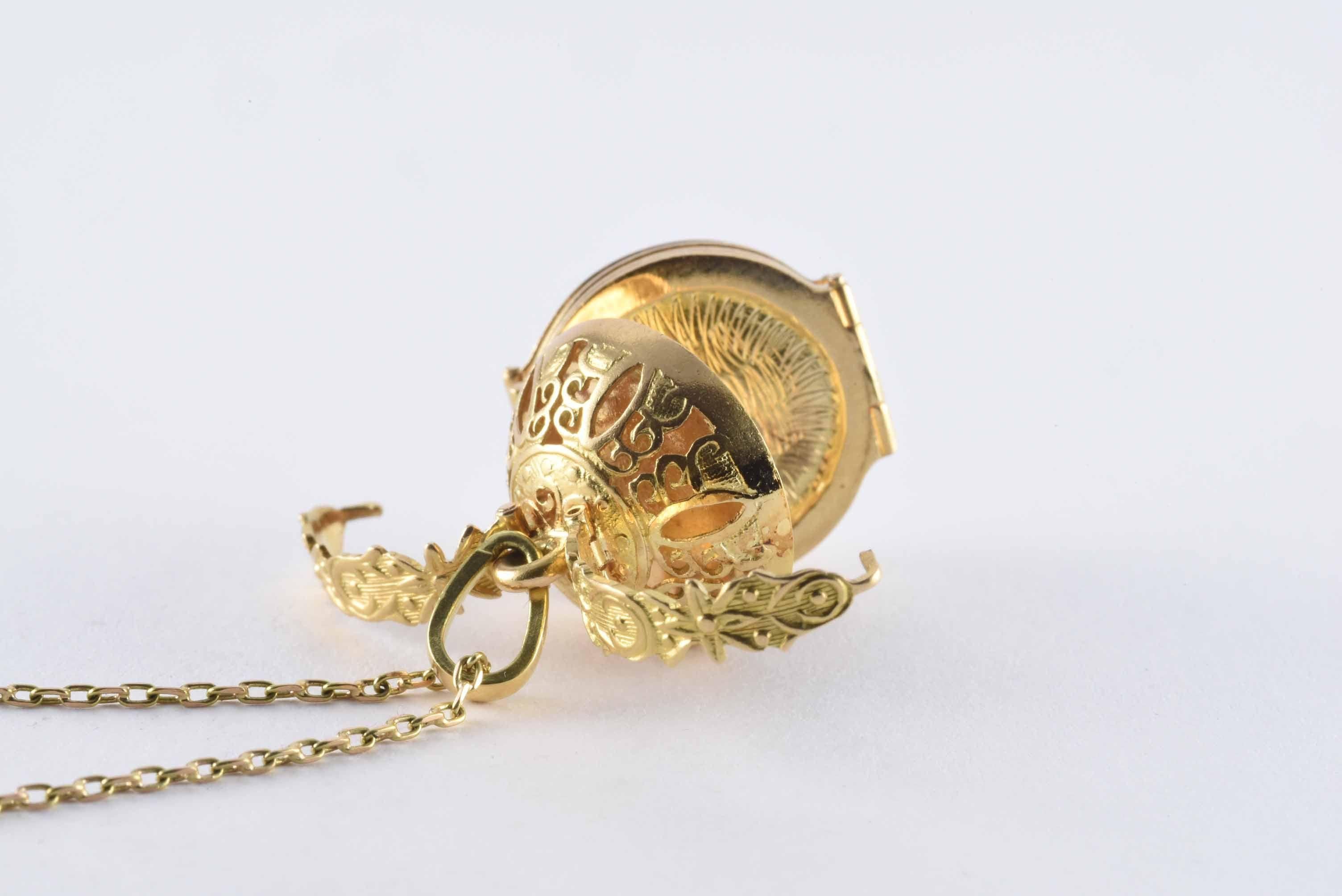 Antique Victorian Ball Locket Necklace In Good Condition In Denver, CO