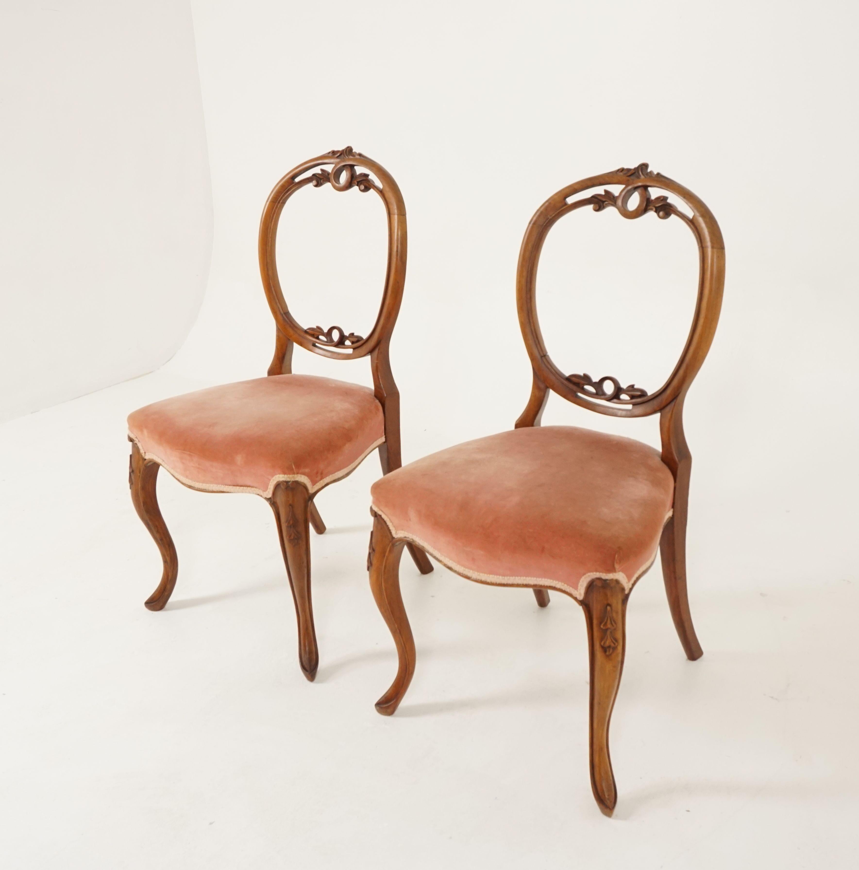 Antique Victorian Balloon back chairs, rosewood, set of 2, Scotland 1870, B2482

Scotland 1870
Solid rosewood
Original finish
An elegant pair of antique Victorian balloon back chairs
Beautiful carving to the top rails, backs and legs
With