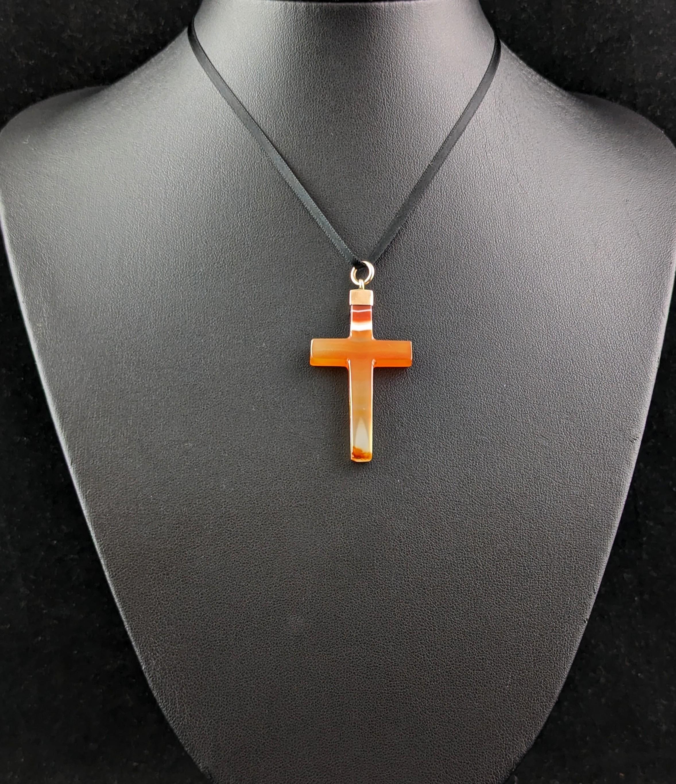 Mixed Cut Antique Victorian Banded agate cross pendant, 9k gold  For Sale