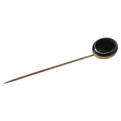 Antike viktorianische Anstecknadel aus gelbem Metall mit gebändertem Achat, CIRCA 1870–1900