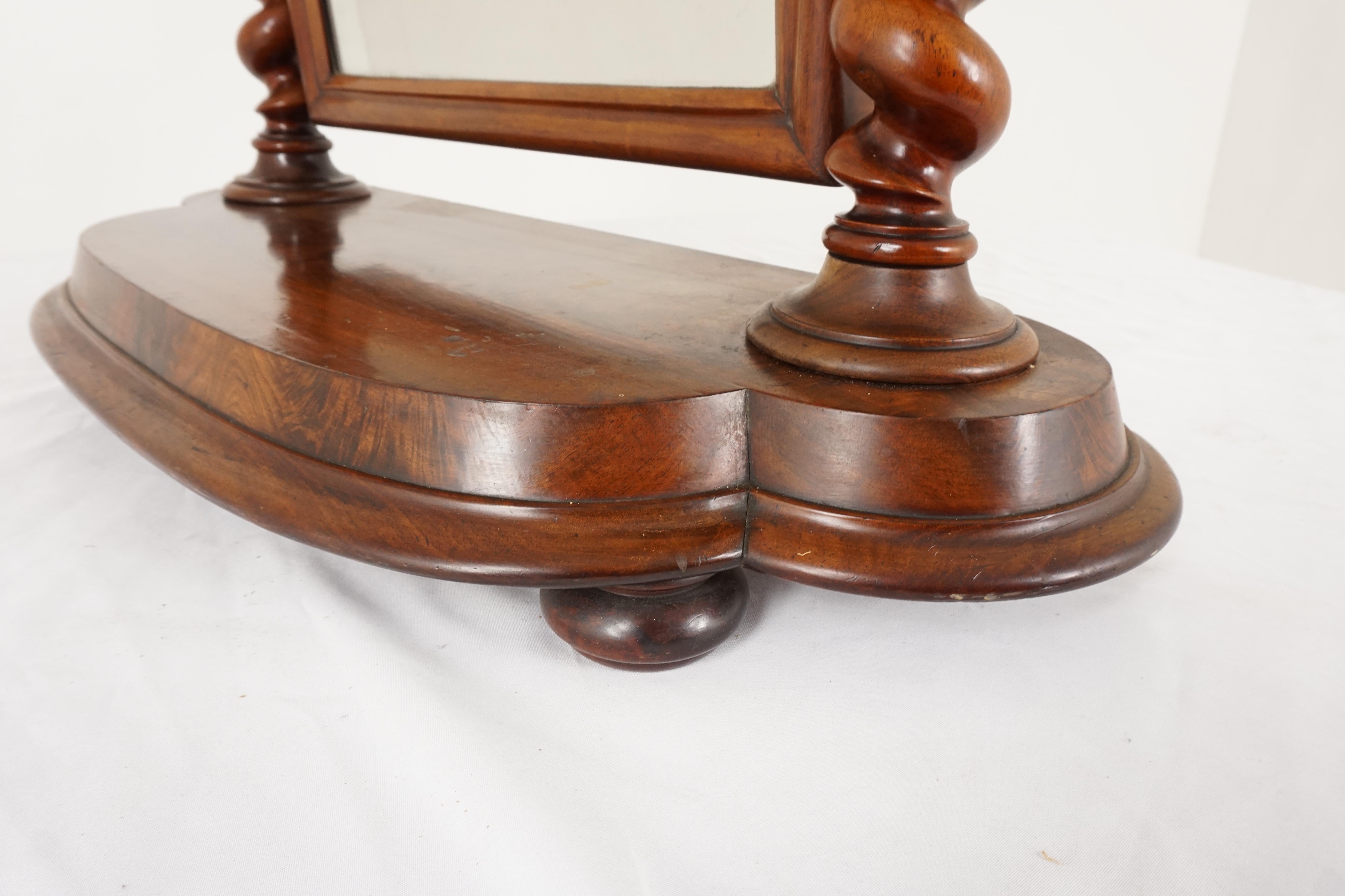 Antique Victorian Barley Twist Walnut Vanity Table Mirror, Scotland, 1880 In Good Condition For Sale In Vancouver, BC