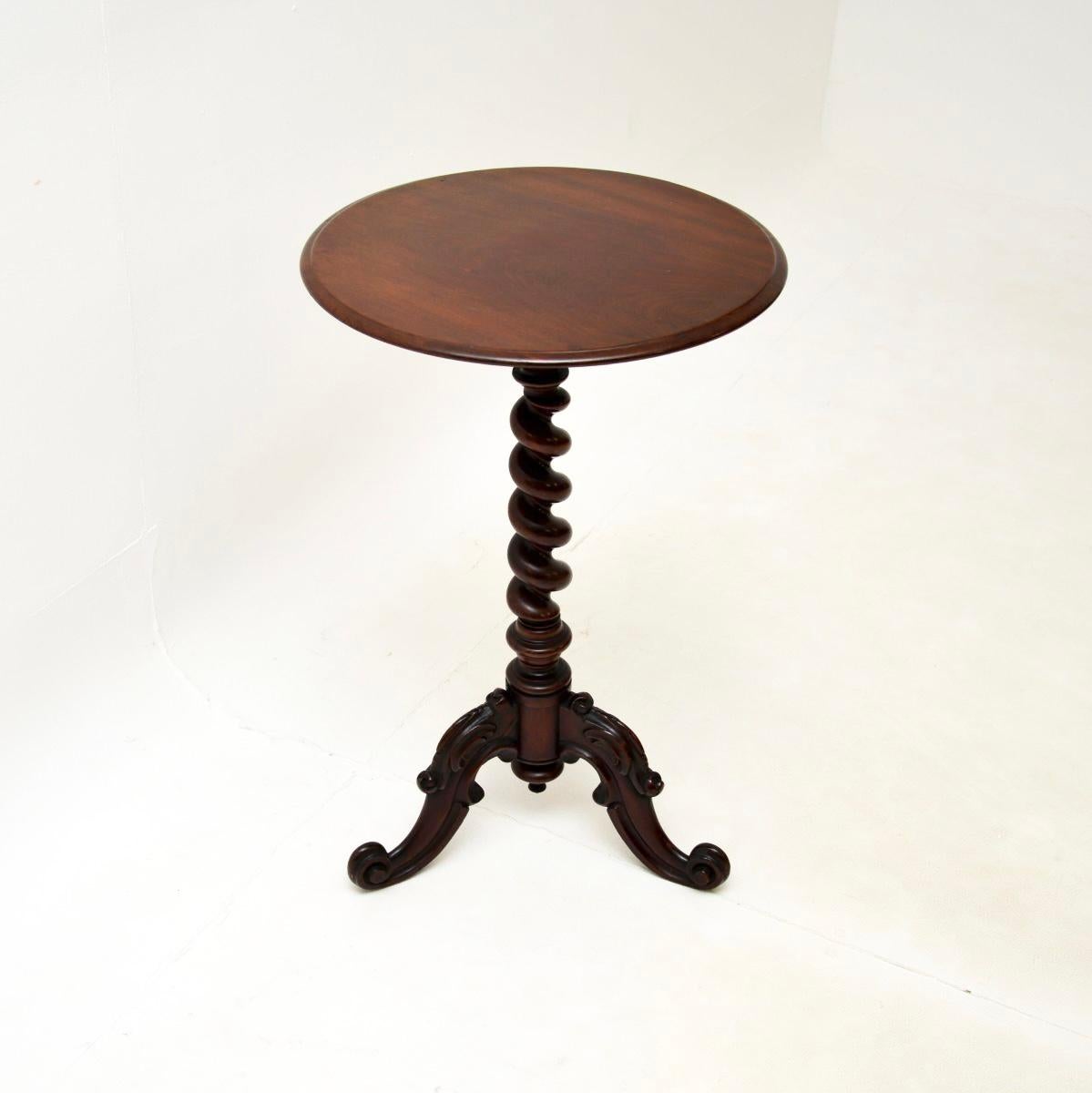 A stunning antique Victorian barley twist side table. This was made in England, it dates from around the 1860-1880 period.

It is beautifully made and is of really high quality. The barley twist base gives a striking design aspect, it sits on a