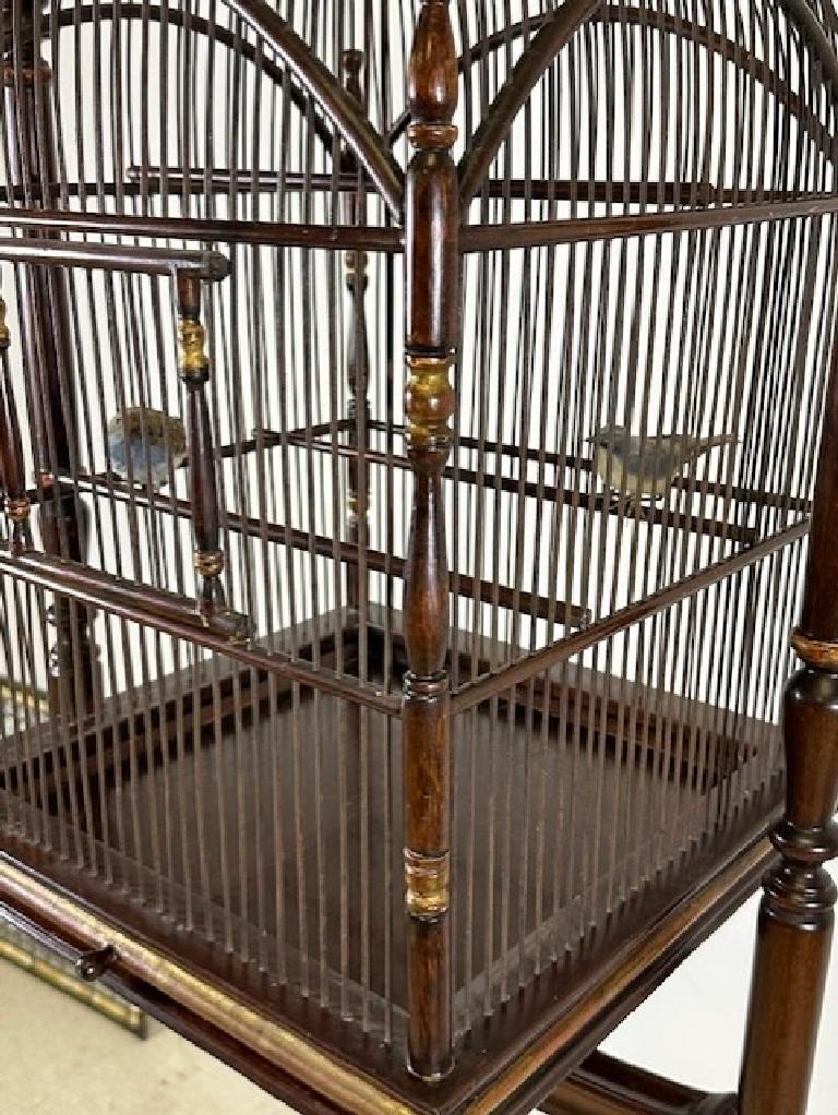 Ancienne cage à oiseaux victorienne sur pied Bon état - En vente à Toledo, OH