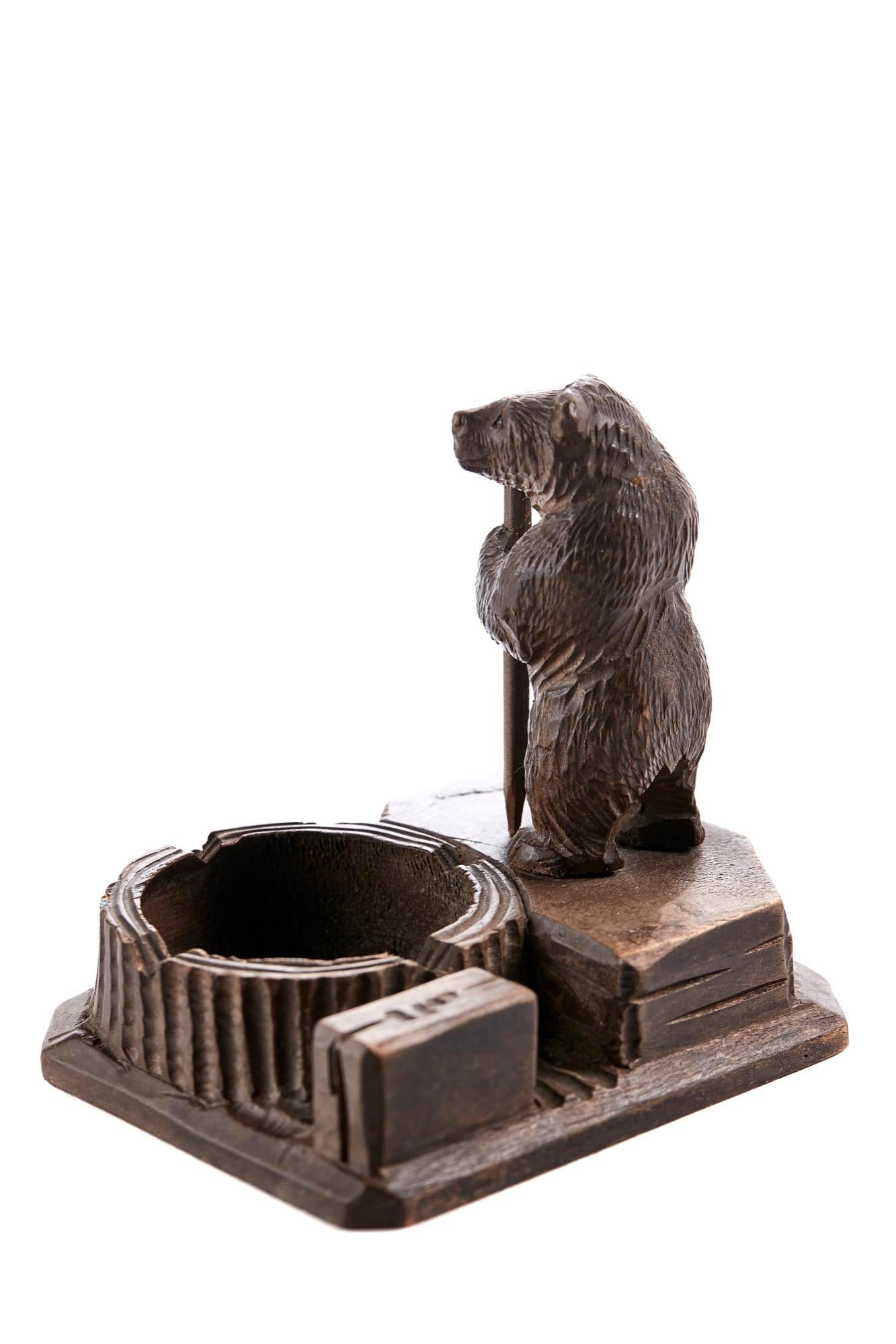 Antique Victorian Black Forest Carved Bear Match Stand In Good Condition For Sale In Suffolk, GB
