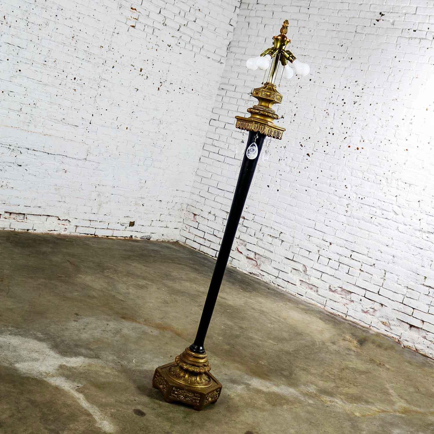 Gesso Grand lampadaire victorien ancien noir et doré avec abat-jour fait main avec goutte d'eau
