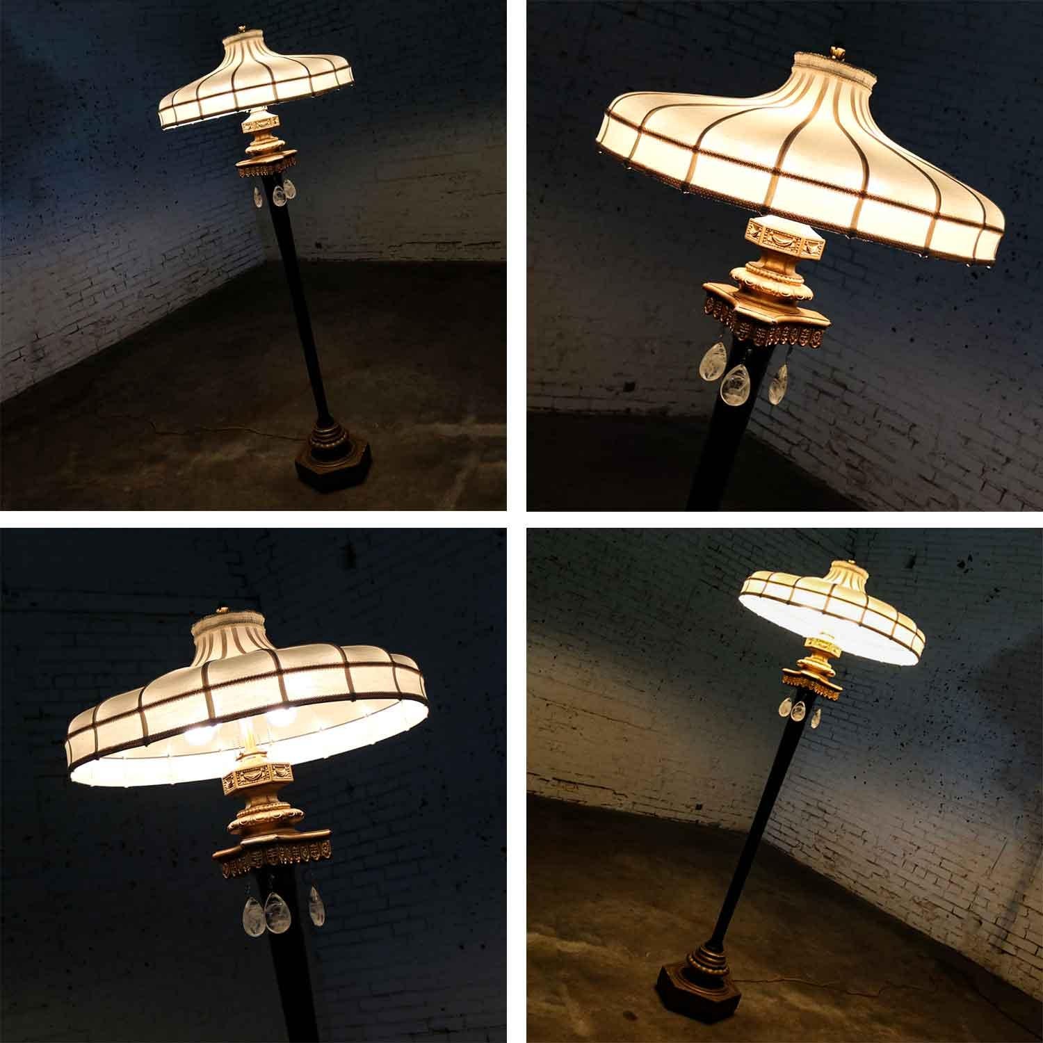 Victorien Grand lampadaire victorien ancien noir et doré avec abat-jour fait main avec goutte d'eau