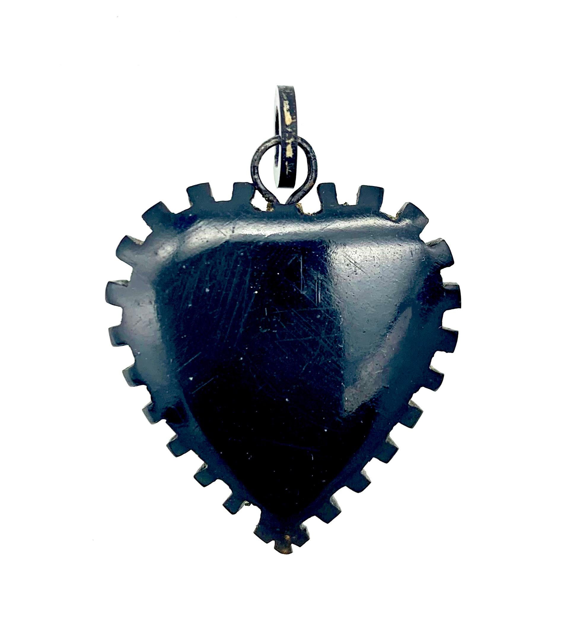 Antique Victorian Black Heart Pendant Pressed Wood Metal In Good Condition For Sale In Munich, Bavaria