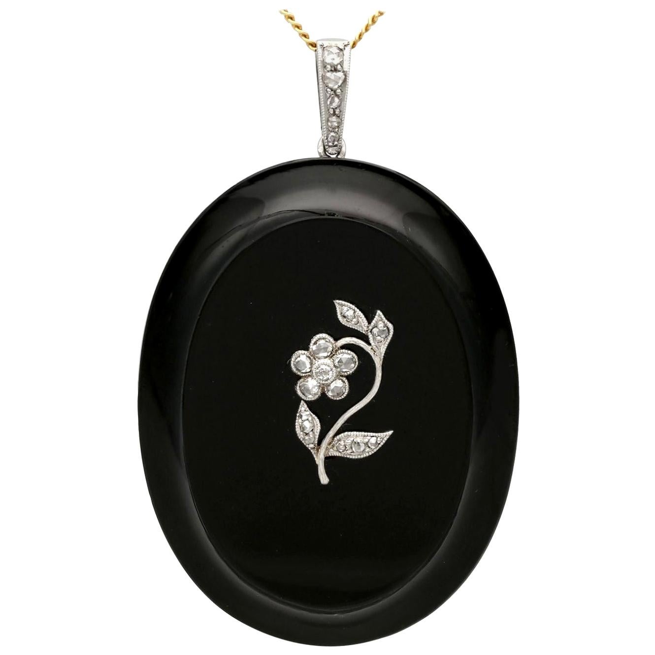 Antikes viktorianisches Medaillon aus schwarzem Onyx und Diamanten im Angebot