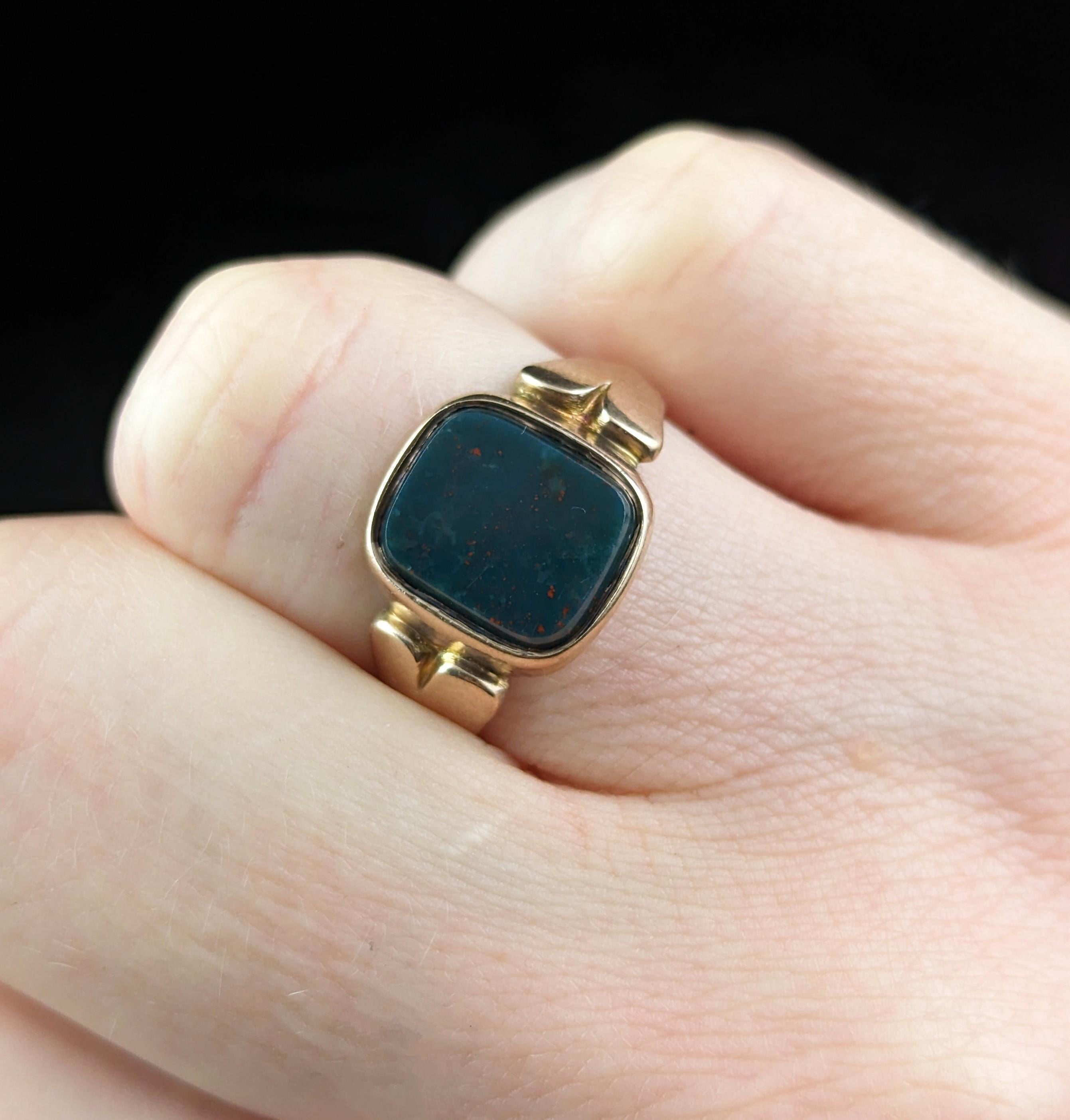 Antique Victorian Bloodstone signet ring, 9k gold, boxed  3