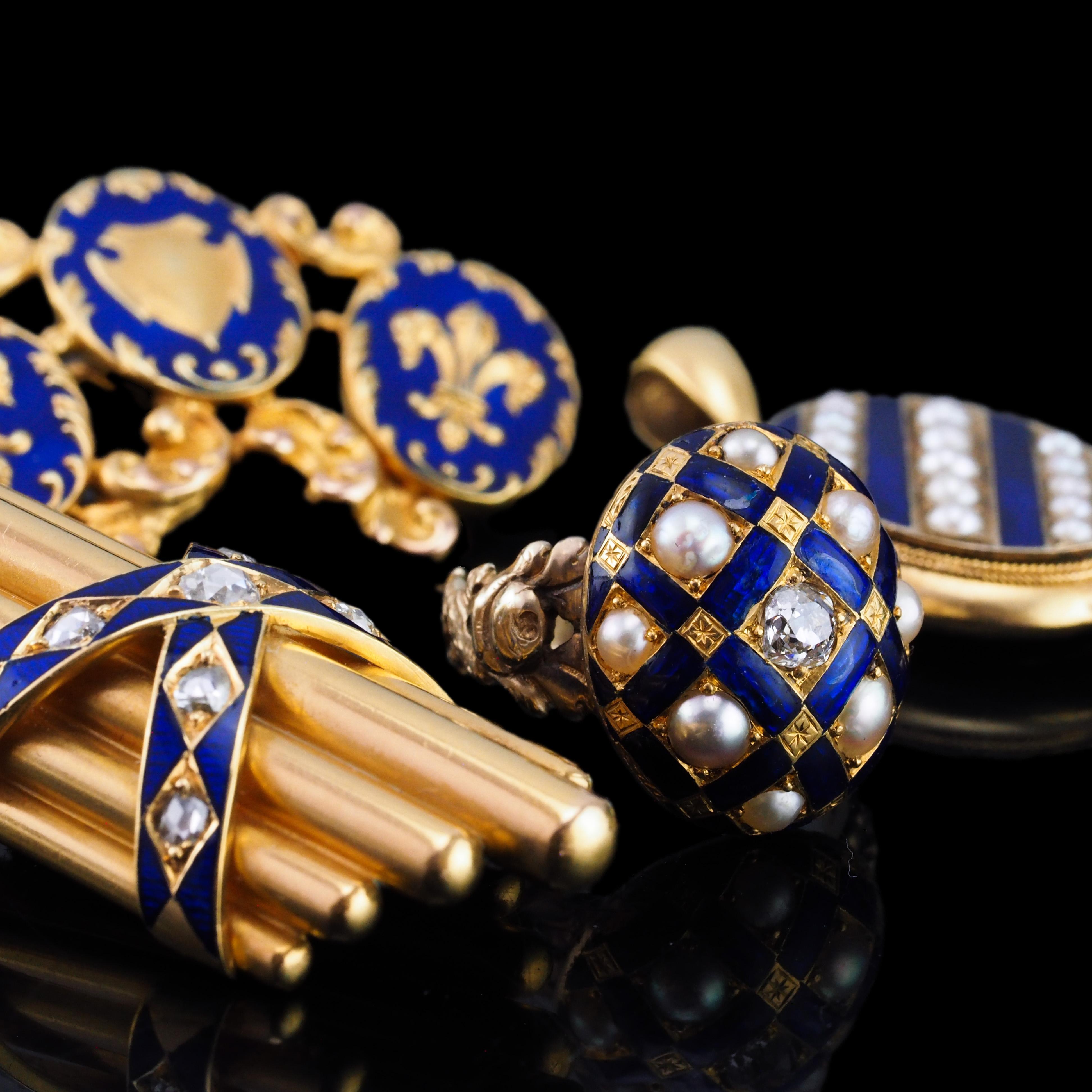 Antico anello vittoriano con smalto blu, diamanti e perle in oro 14K - c.1860 in vendita 4