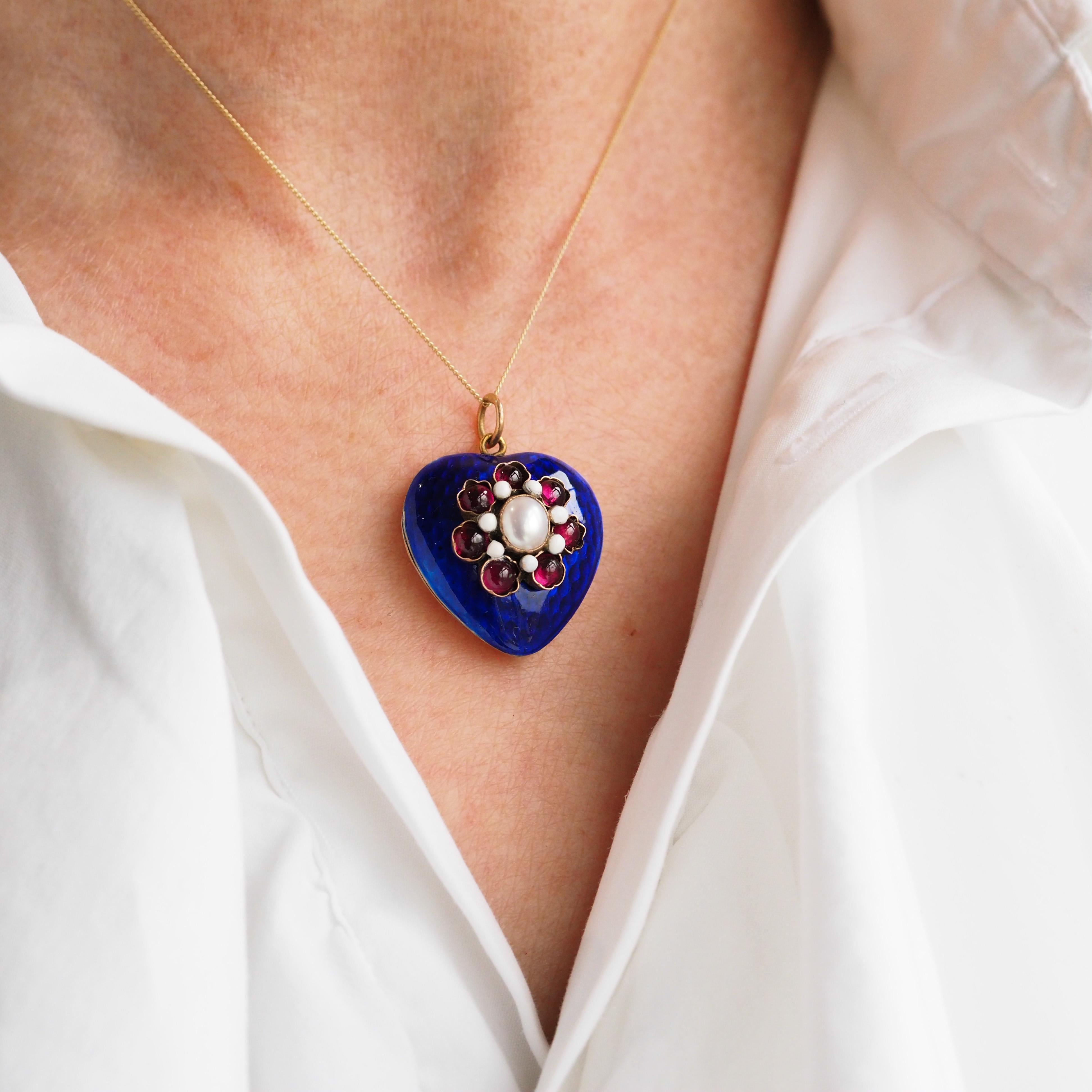 Antique Victorian Blue Enamel Garnet Heart Necklace 'Puffy' Pendant - c.1900 In Good Condition For Sale In London, GB