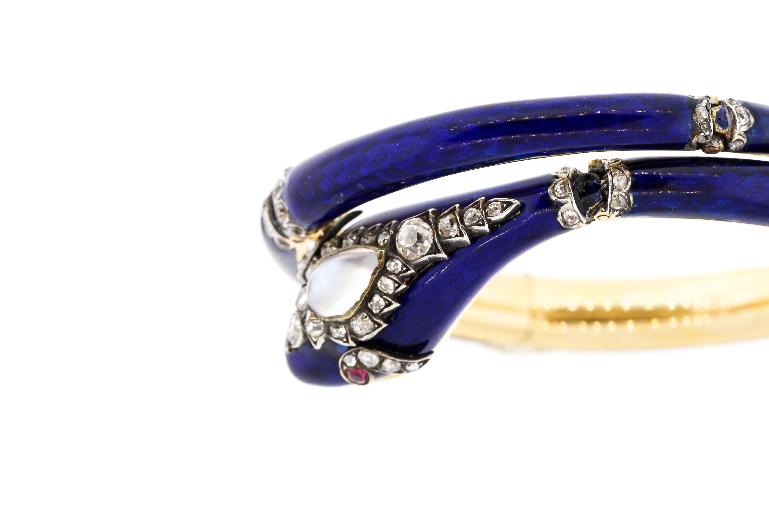 Antique Victorian Blue Enamel Gold Rosecut Diamond Articulated Snake Bracelet In Good Condition In New York, NY