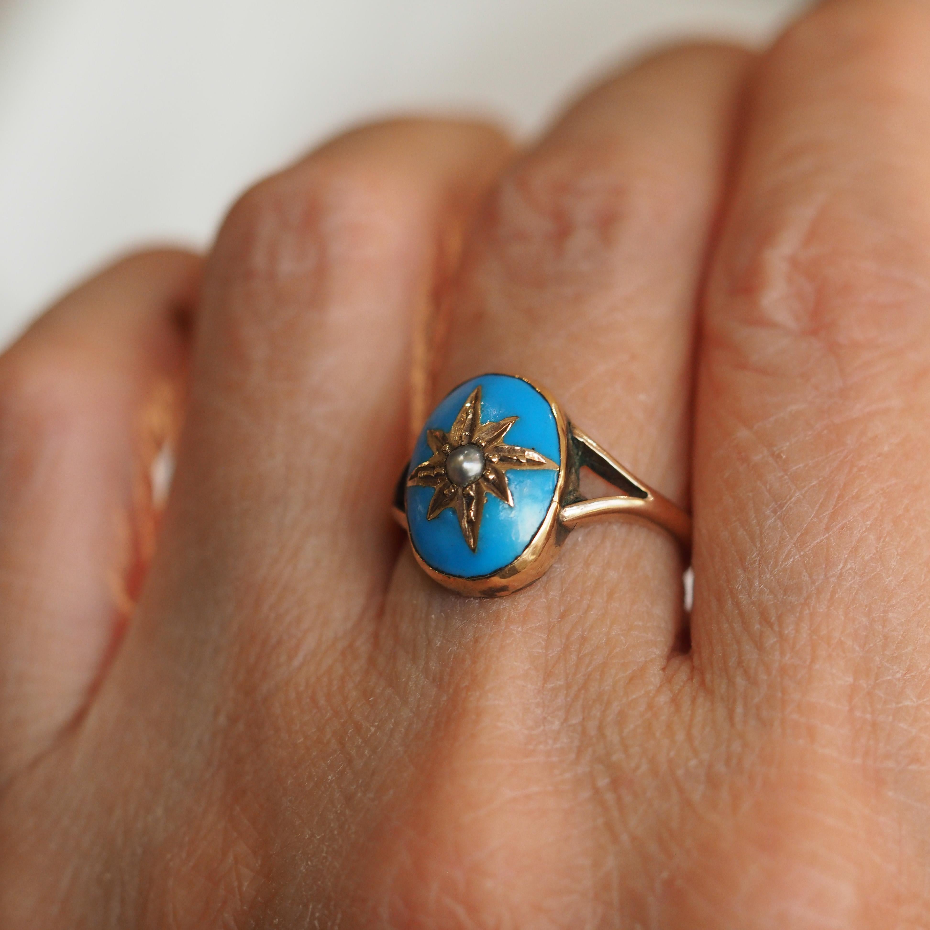 Ancienne bague victorienne en émail bleu et perle étoilée en or 9K - c.1880 en vente 9