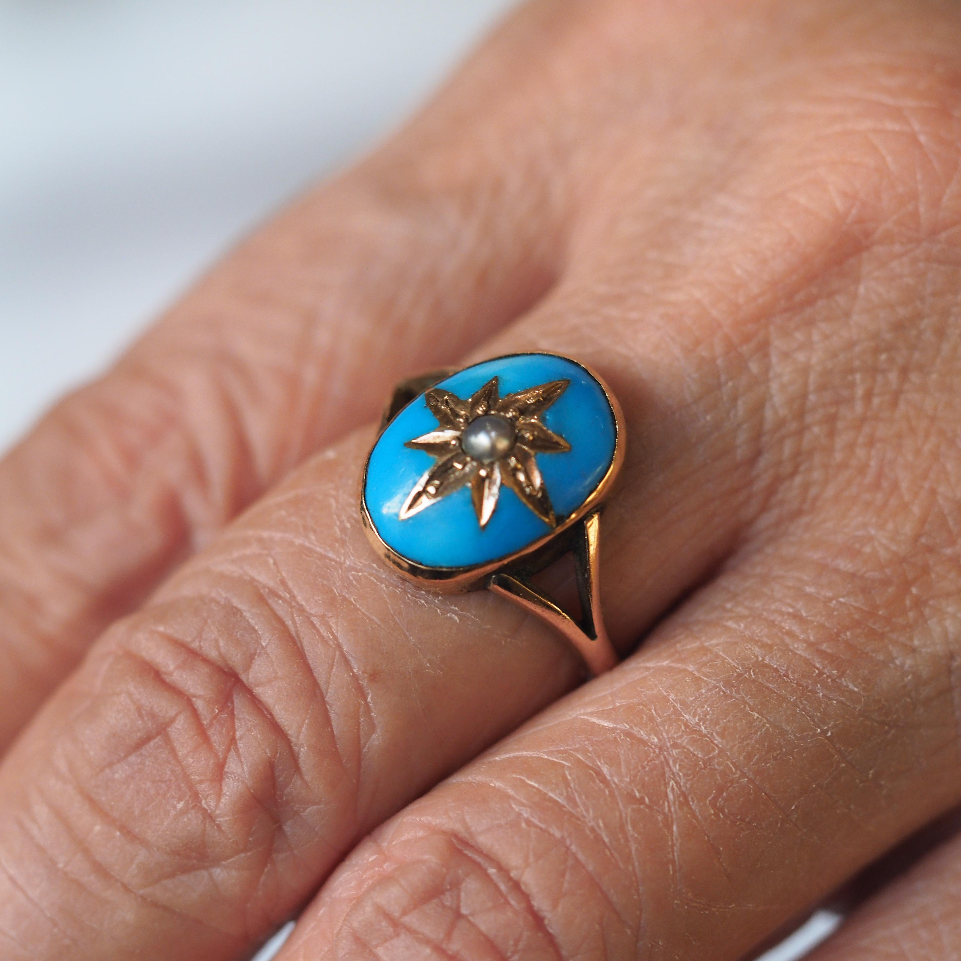 Taille cabochon Ancienne bague victorienne en émail bleu et perle étoilée en or 9K - c.1880 en vente