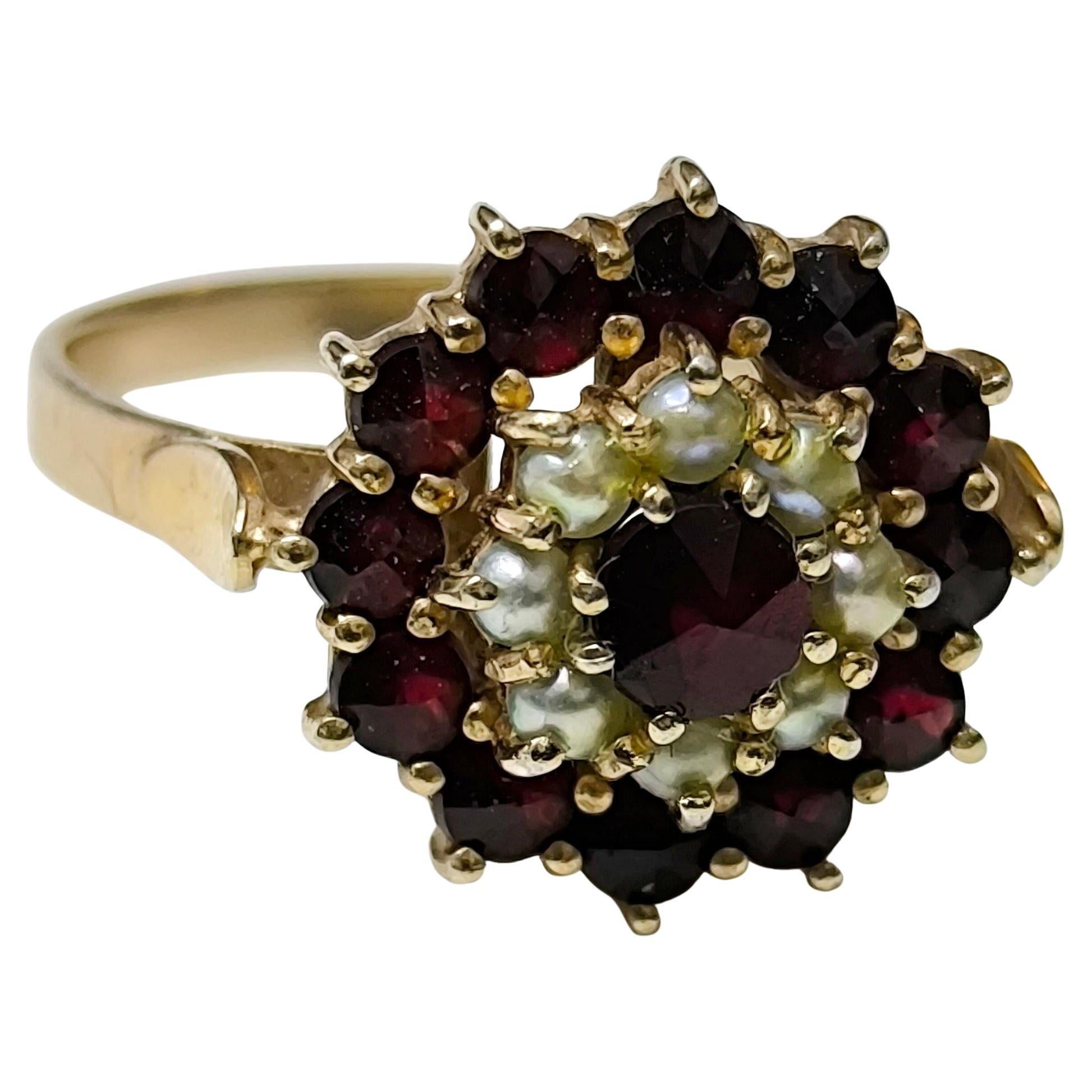 Antico anello da cocktail vittoriano di Boemia con granato e perle in vendita