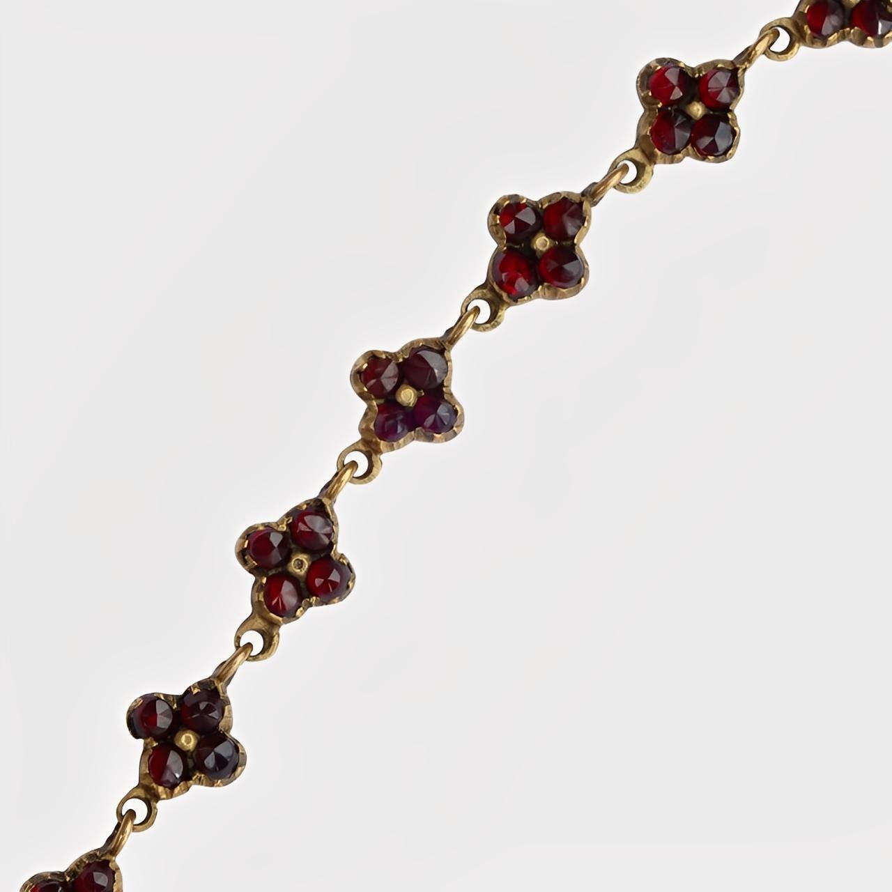 Collier de gouttes de grenat ancien, victorien et bohémien en vente 1