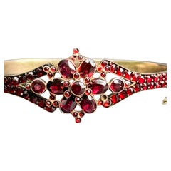Antiguo brazalete victoriano de Bohemia Granate Oro dorado Plata con bisagra