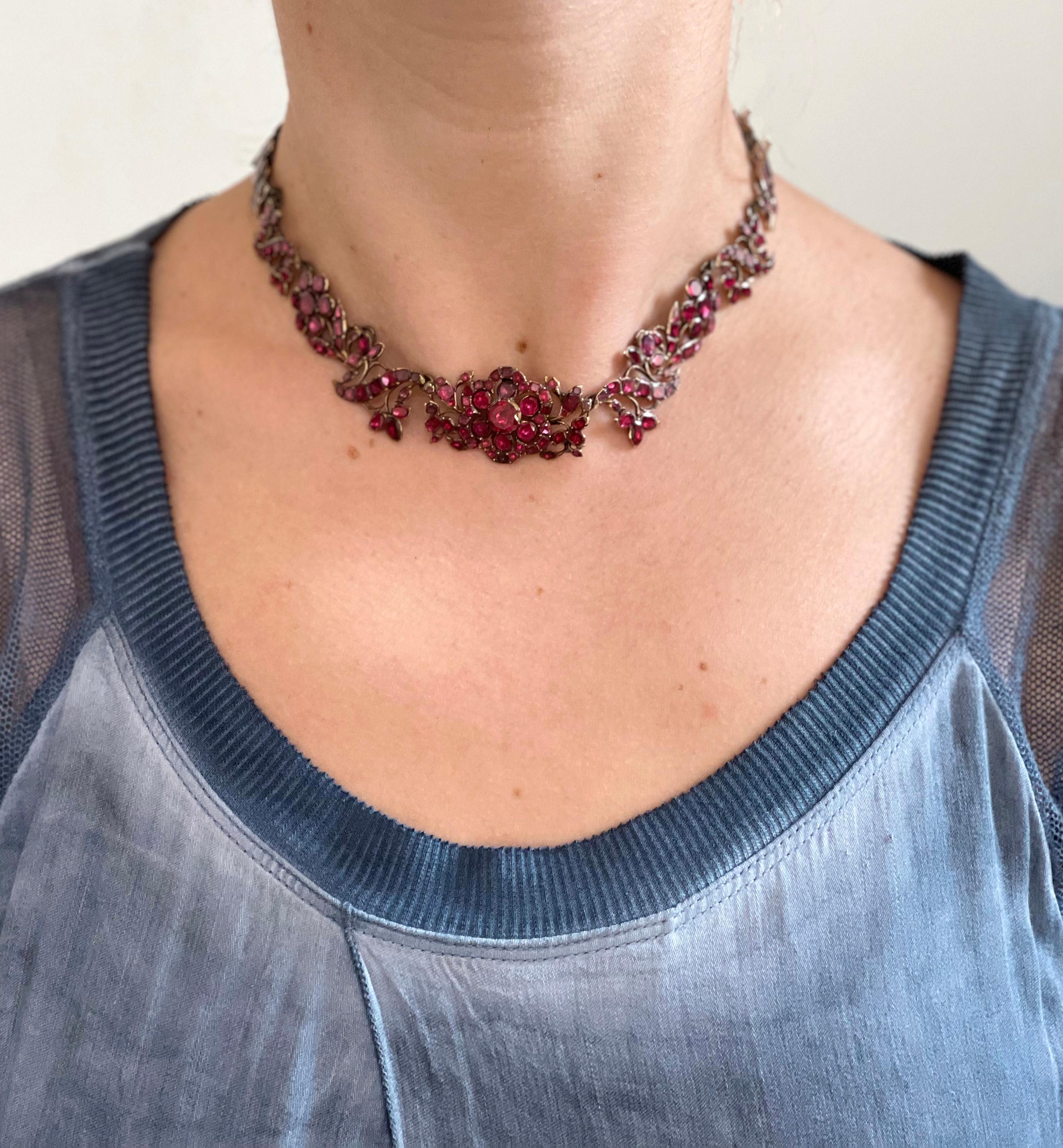Antique Victorian Bohemian Garnet Necklace In Excellent Condition For Sale In New York, NY