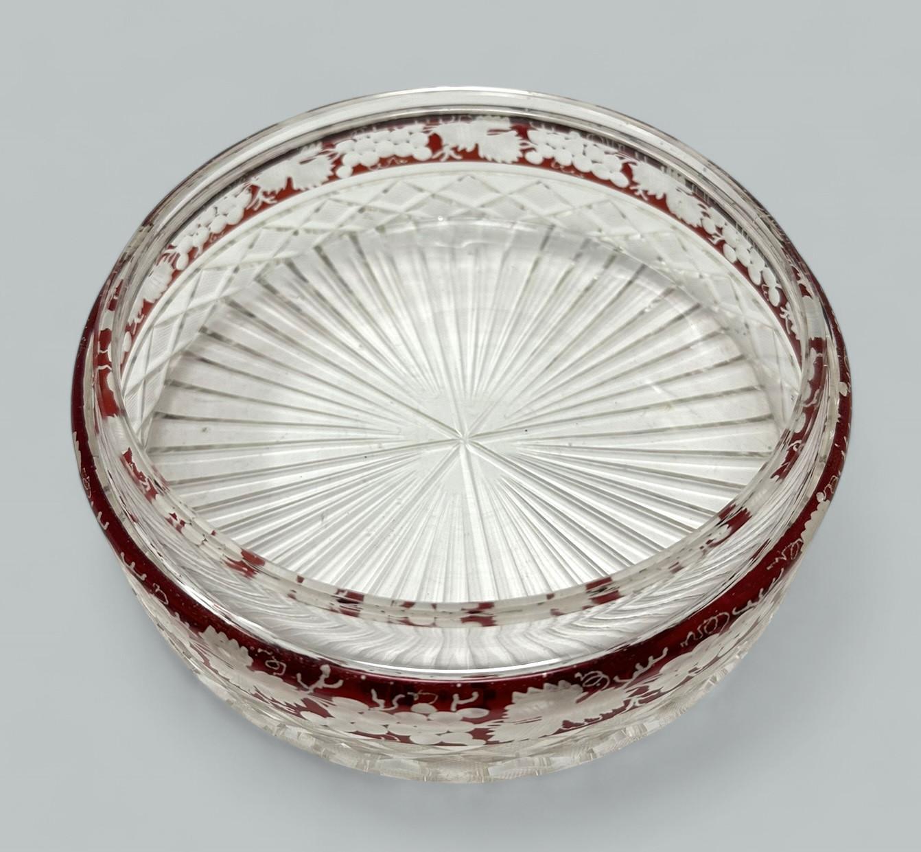 Centre de table victorien bohème ancien taillé à la main en cristal transparent rouge rubis Bon état - En vente à Dublin, Ireland
