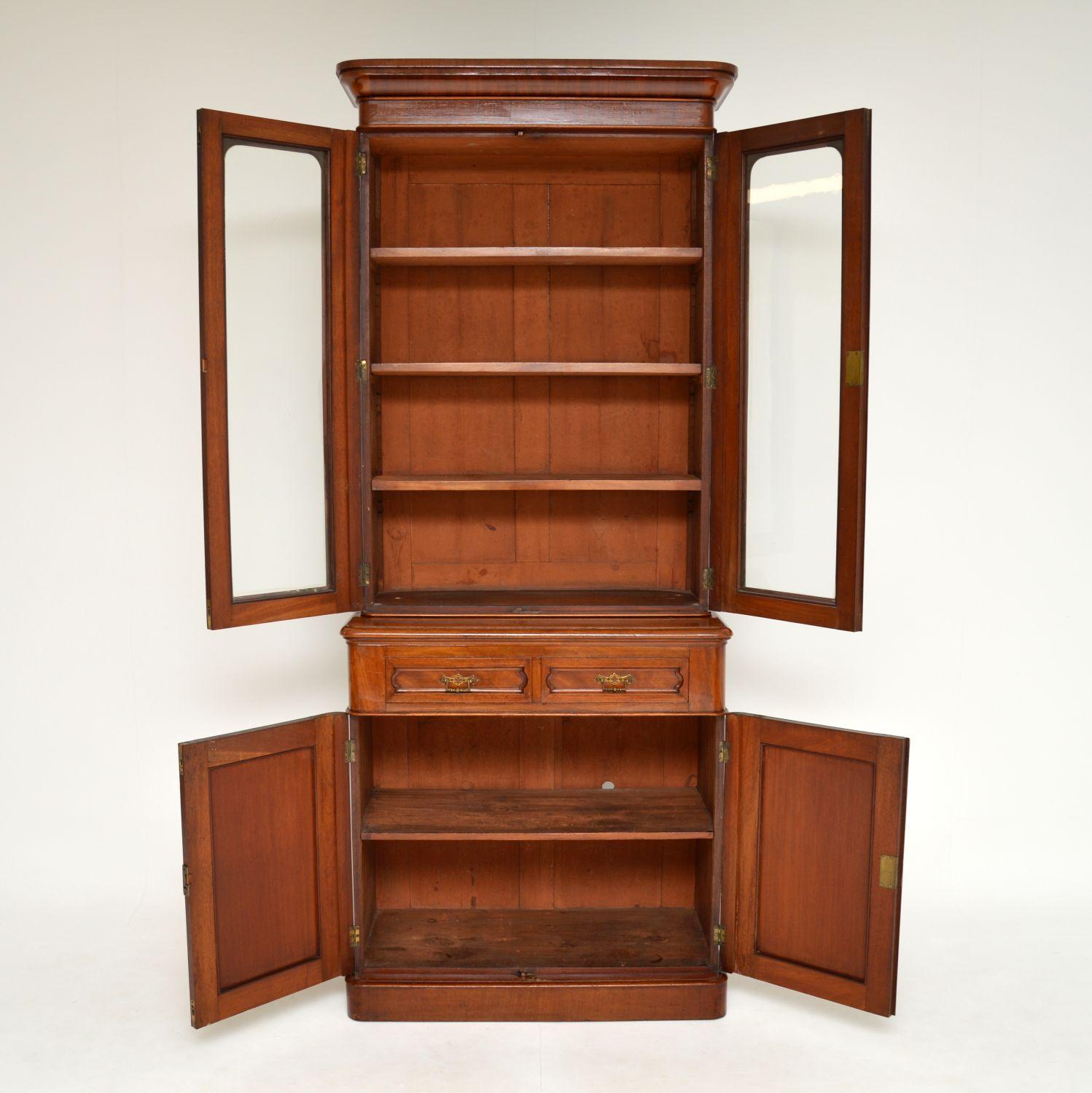 Antique Victorian Bookcase In Good Condition In London, GB